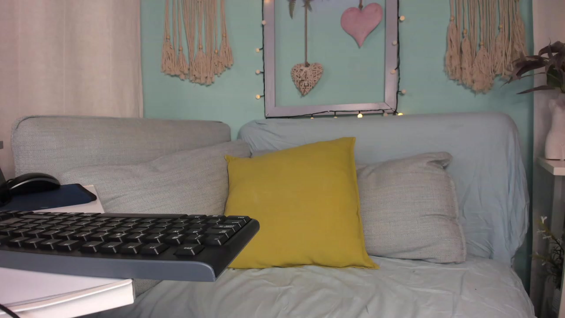Gallery image thumbnail from KrystalByjou's myfreecams stream on, 02/14/2023, 14:13 image 1 of 20