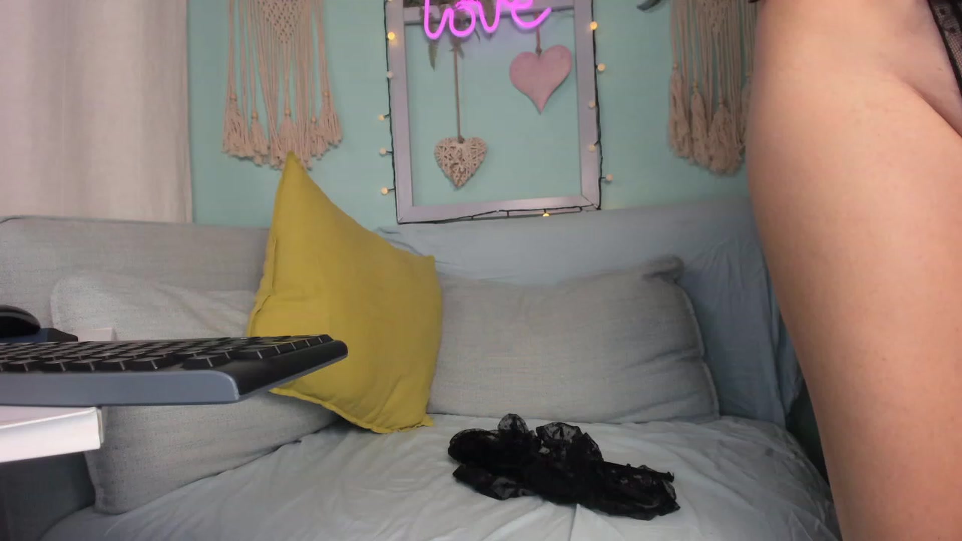 Gallery image thumbnail from KrystalByjou's myfreecams stream on, 02/22/2023, 11:57 image 1 of 20