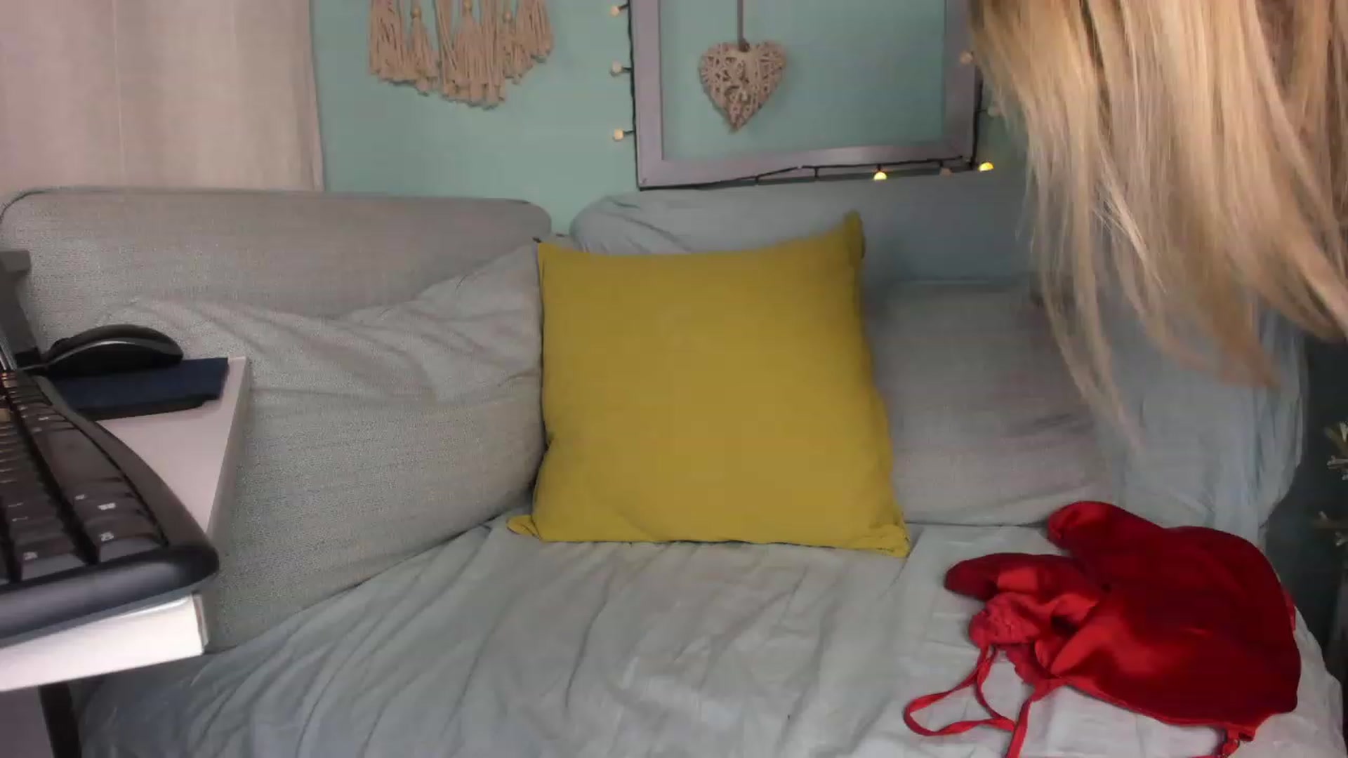 Gallery image thumbnail from KrystalByjou's myfreecams stream on, 03/03/2023, 10:05 image 1 of 20