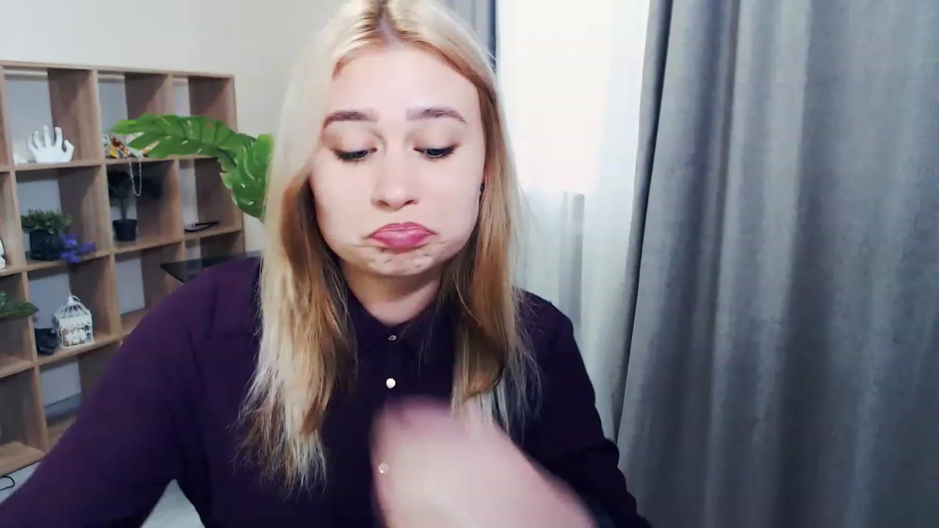 Gallery image thumbnail from Kukla_kolduna's myfreecams stream on, 02/19/2023, 13:05 image 7 of 20