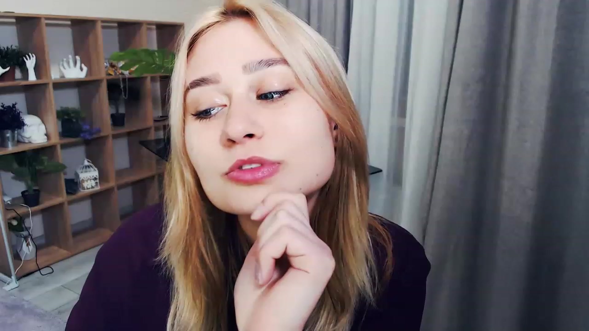 Gallery image thumbnail from Kukla_kolduna's myfreecams stream on, 02/19/2023, 16:04 image 13 of 20