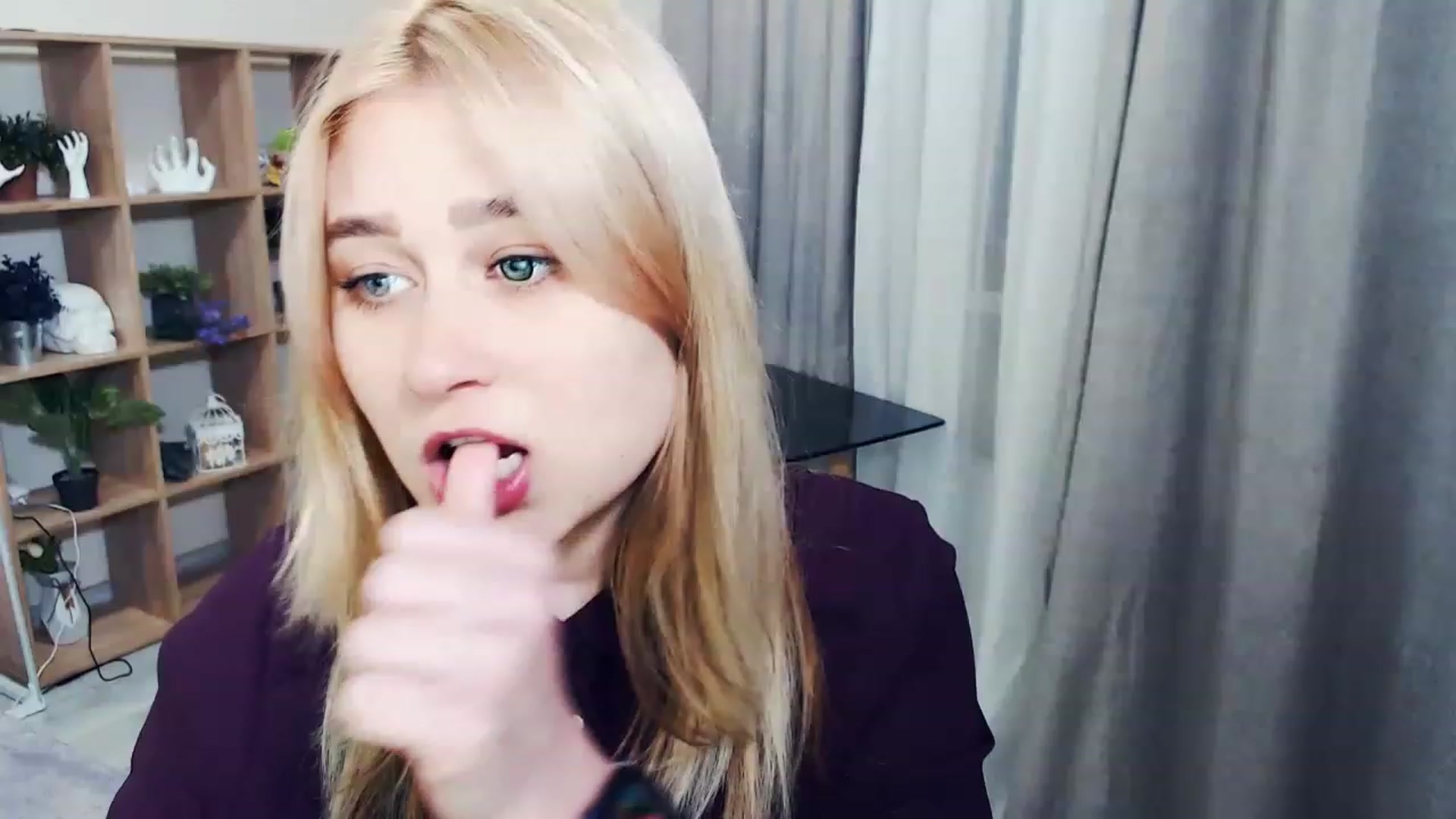 Gallery image thumbnail from Kukla_kolduna's myfreecams stream on, 02/19/2023, 16:04 image 9 of 20