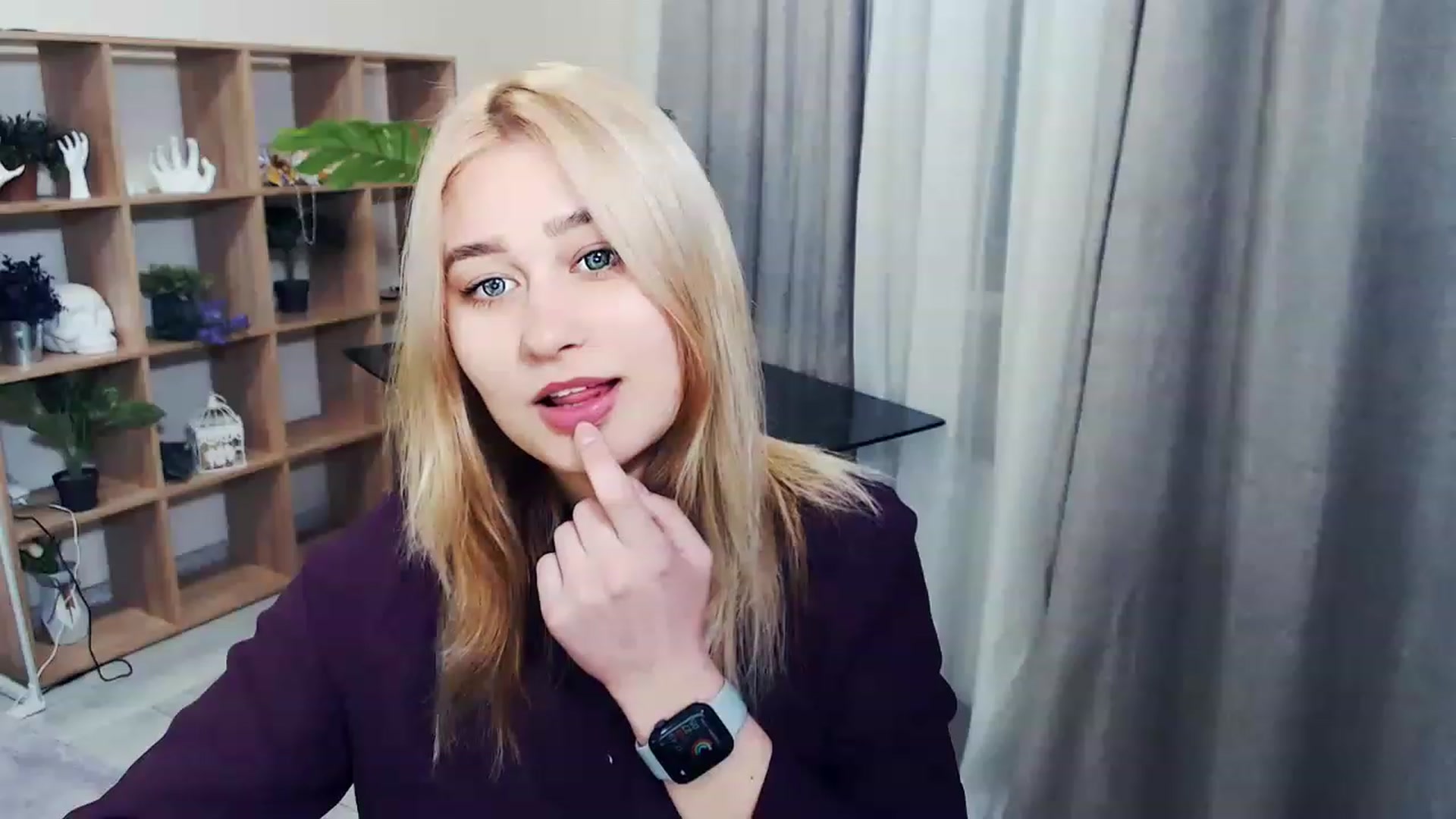 Gallery image thumbnail from Kukla_kolduna's myfreecams stream on, 02/19/2023, 16:04 image 12 of 20