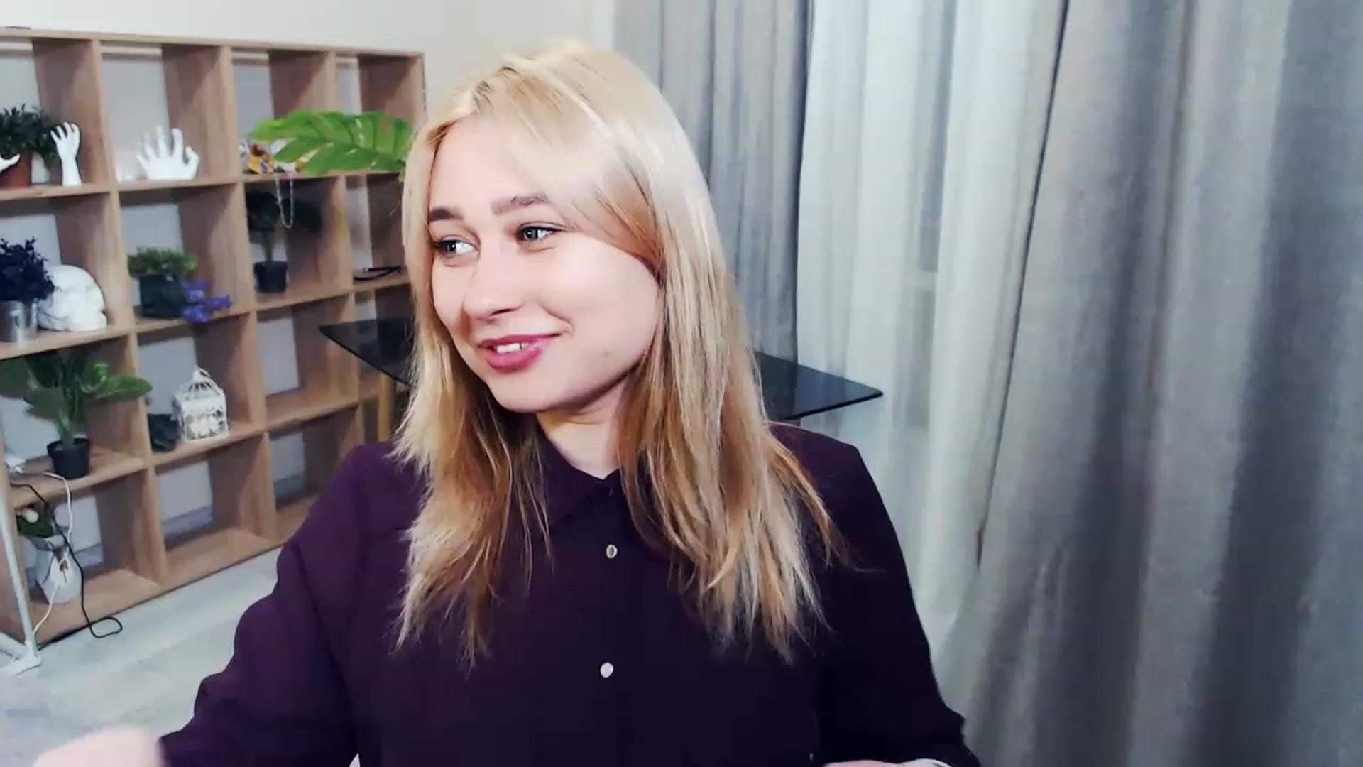Gallery image thumbnail from Kukla_kolduna's myfreecams stream on, 02/19/2023, 16:04 image 8 of 20