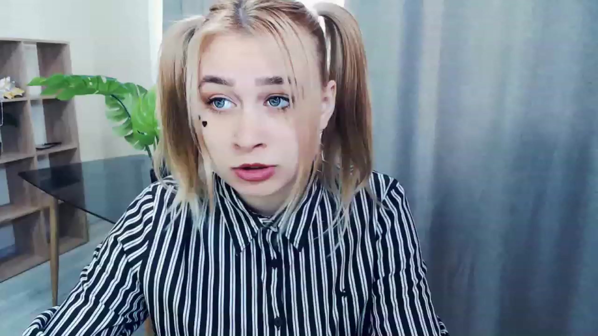Gallery image thumbnail from Kukla_kolduna's myfreecams stream on, 02/20/2023, 13:12 image 8 of 20