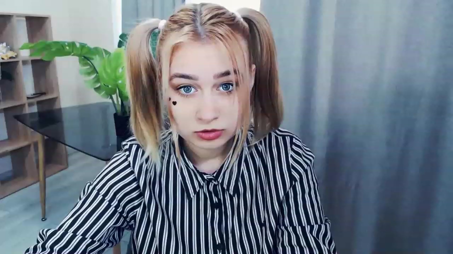 Gallery image thumbnail from Kukla_kolduna's myfreecams stream on, 02/20/2023, 13:12 image 17 of 20