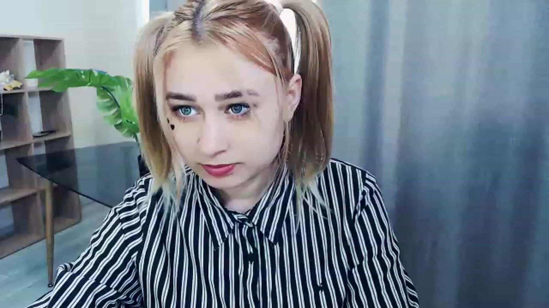 Gallery image thumbnail from Kukla_kolduna's myfreecams stream on, 02/20/2023, 13:12 image 3 of 20