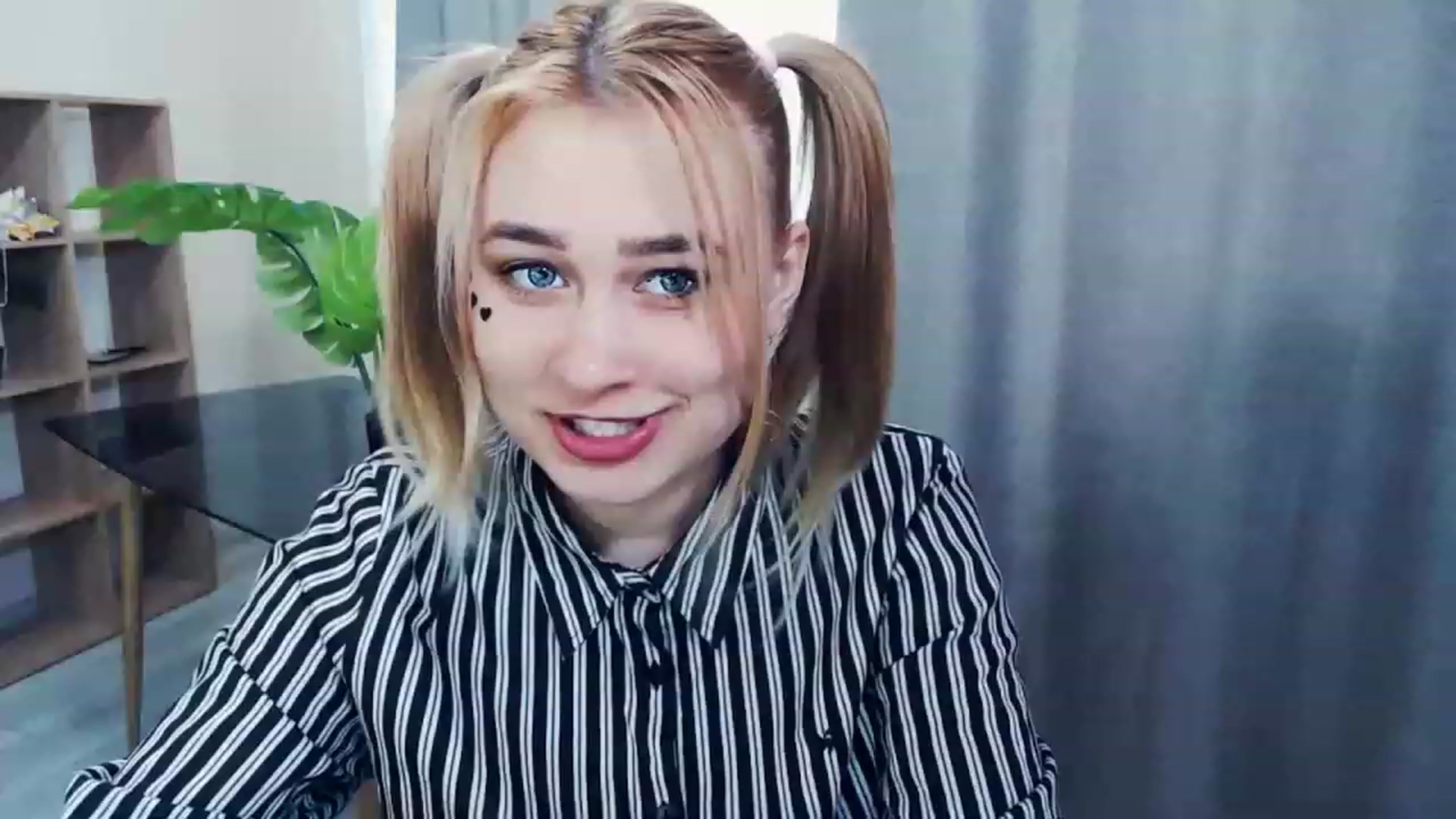 Gallery image thumbnail from Kukla_kolduna's myfreecams stream on, 02/20/2023, 13:12 image 11 of 20