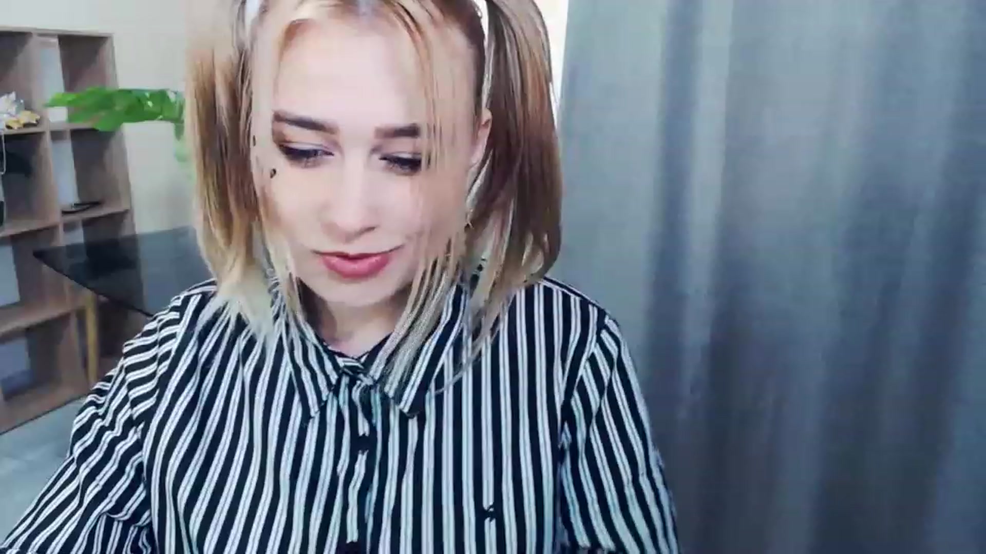 Gallery image thumbnail from Kukla_kolduna's myfreecams stream on, 02/20/2023, 14:04 image 10 of 20