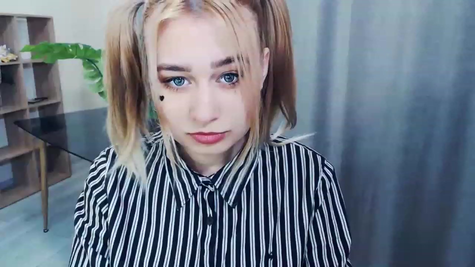 Gallery image thumbnail from Kukla_kolduna's myfreecams stream on, 02/20/2023, 14:04 image 6 of 20