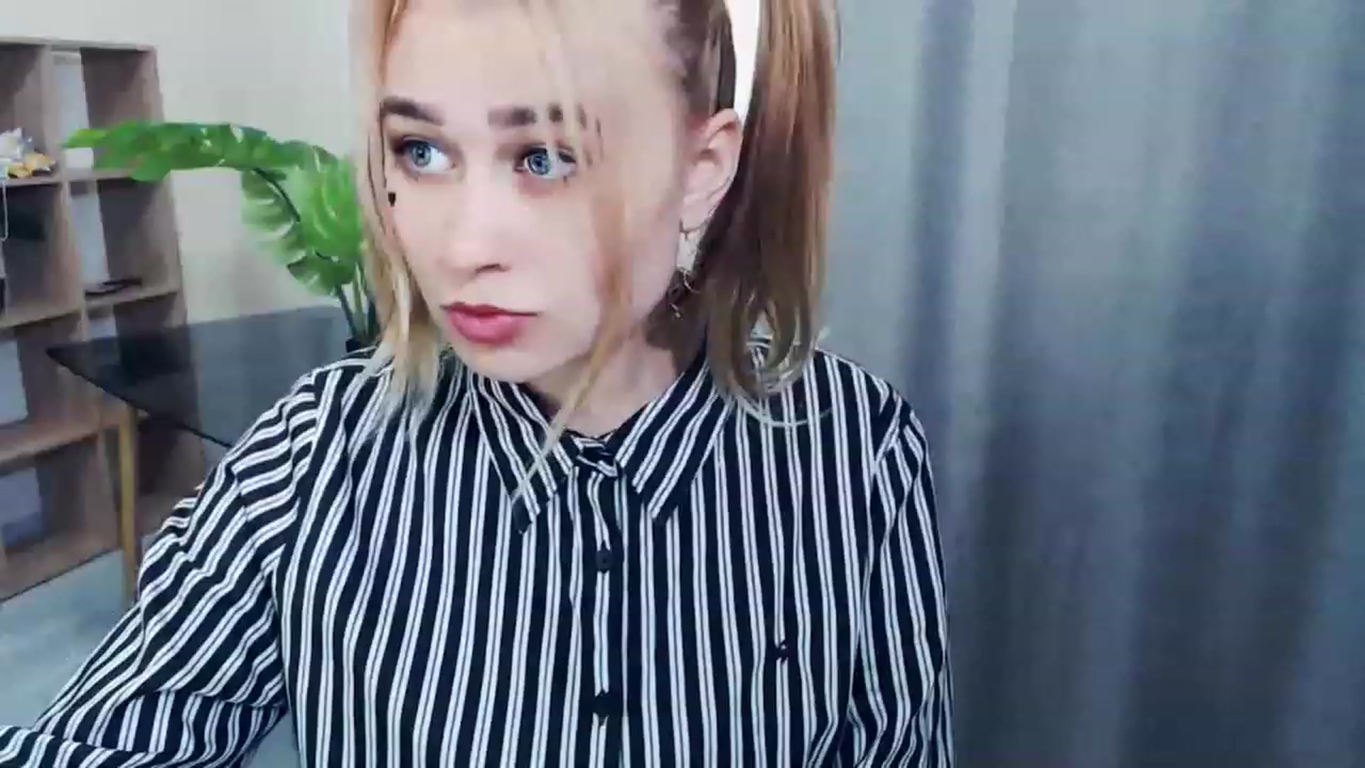 Gallery image thumbnail from Kukla_kolduna's myfreecams stream on, 02/20/2023, 14:04 image 12 of 20