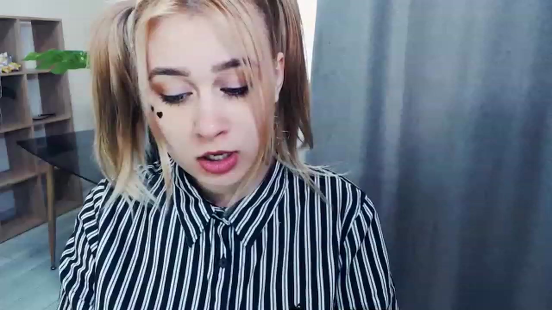 Gallery image thumbnail from Kukla_kolduna's myfreecams stream on, 02/20/2023, 14:04 image 3 of 20