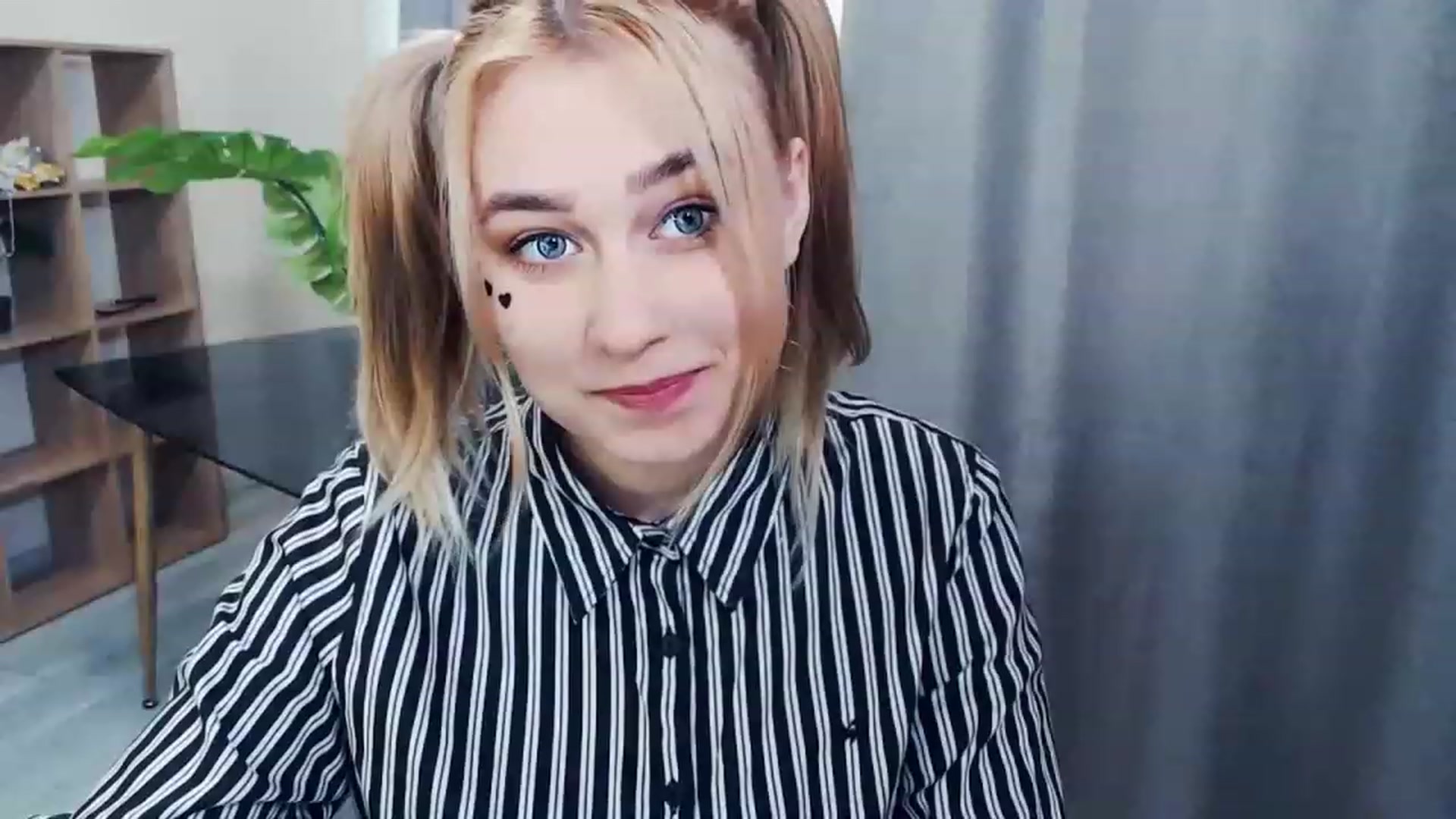 Gallery image thumbnail from Kukla_kolduna's myfreecams stream on, 02/20/2023, 14:04 image 18 of 20