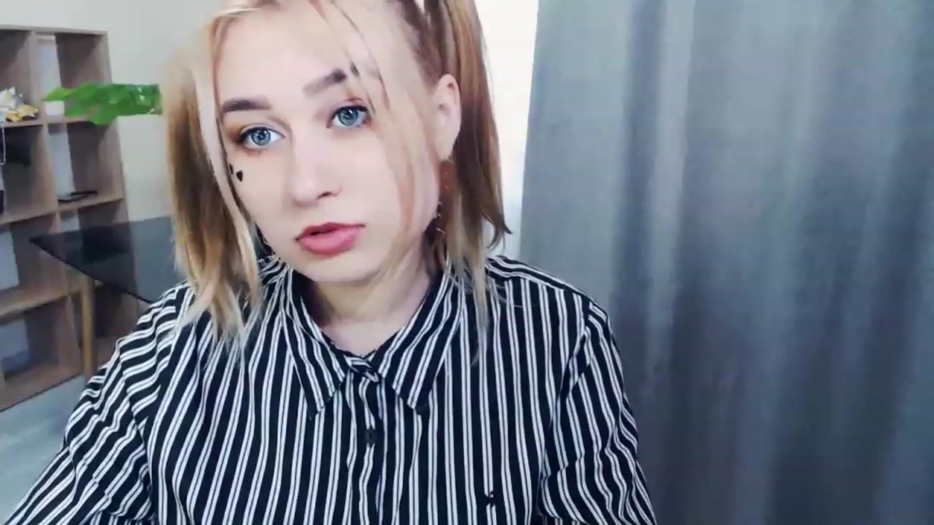 Gallery image thumbnail from Kukla_kolduna's myfreecams stream on, 02/20/2023, 14:04 image 9 of 20
