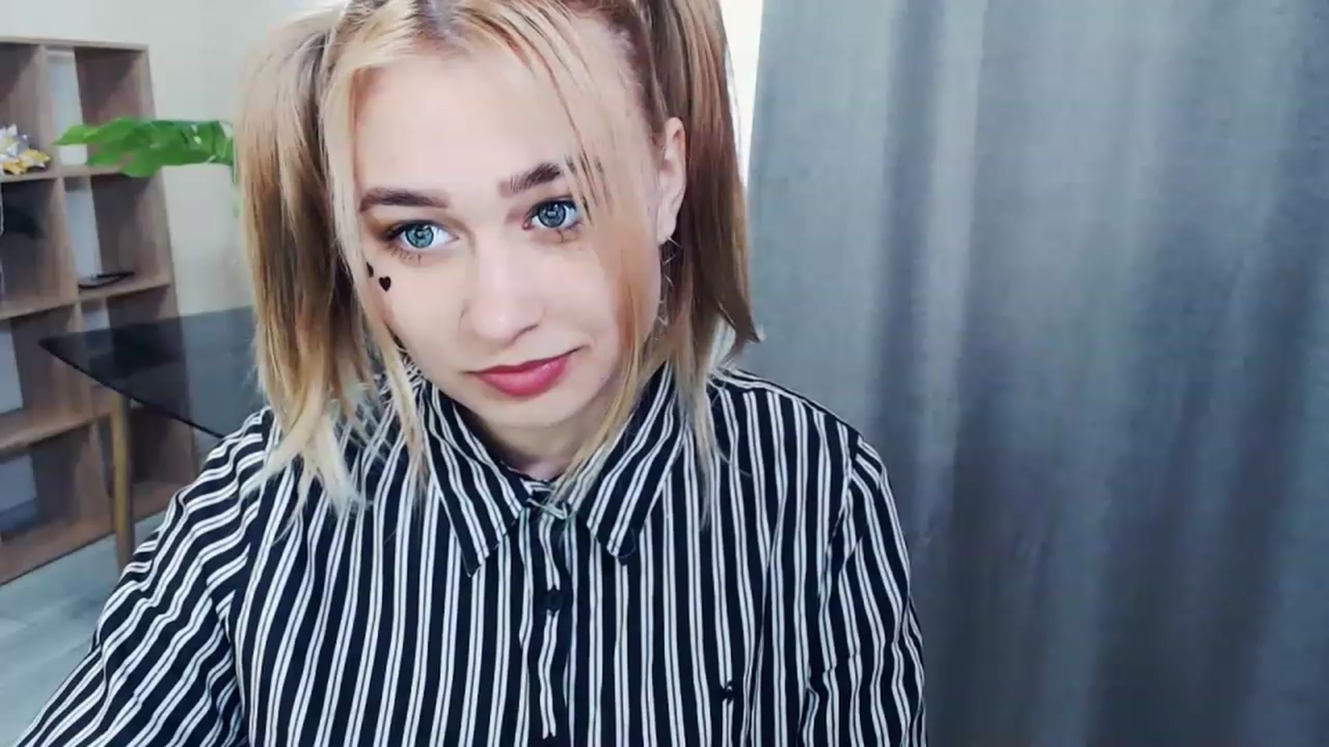Gallery image thumbnail from Kukla_kolduna's myfreecams stream on, 02/20/2023, 14:04 image 8 of 20