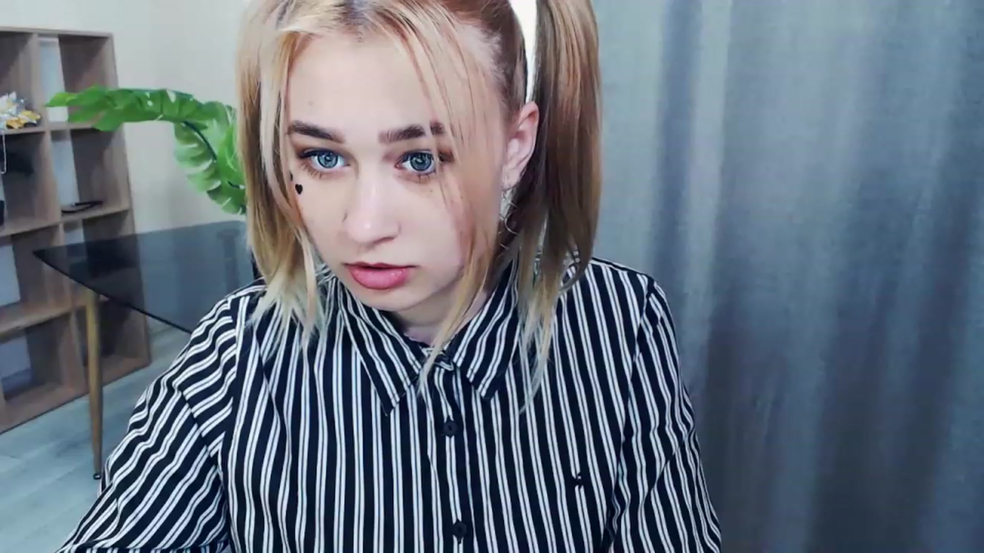 Gallery image thumbnail from Kukla_kolduna's myfreecams stream on, 02/20/2023, 14:04 image 14 of 20