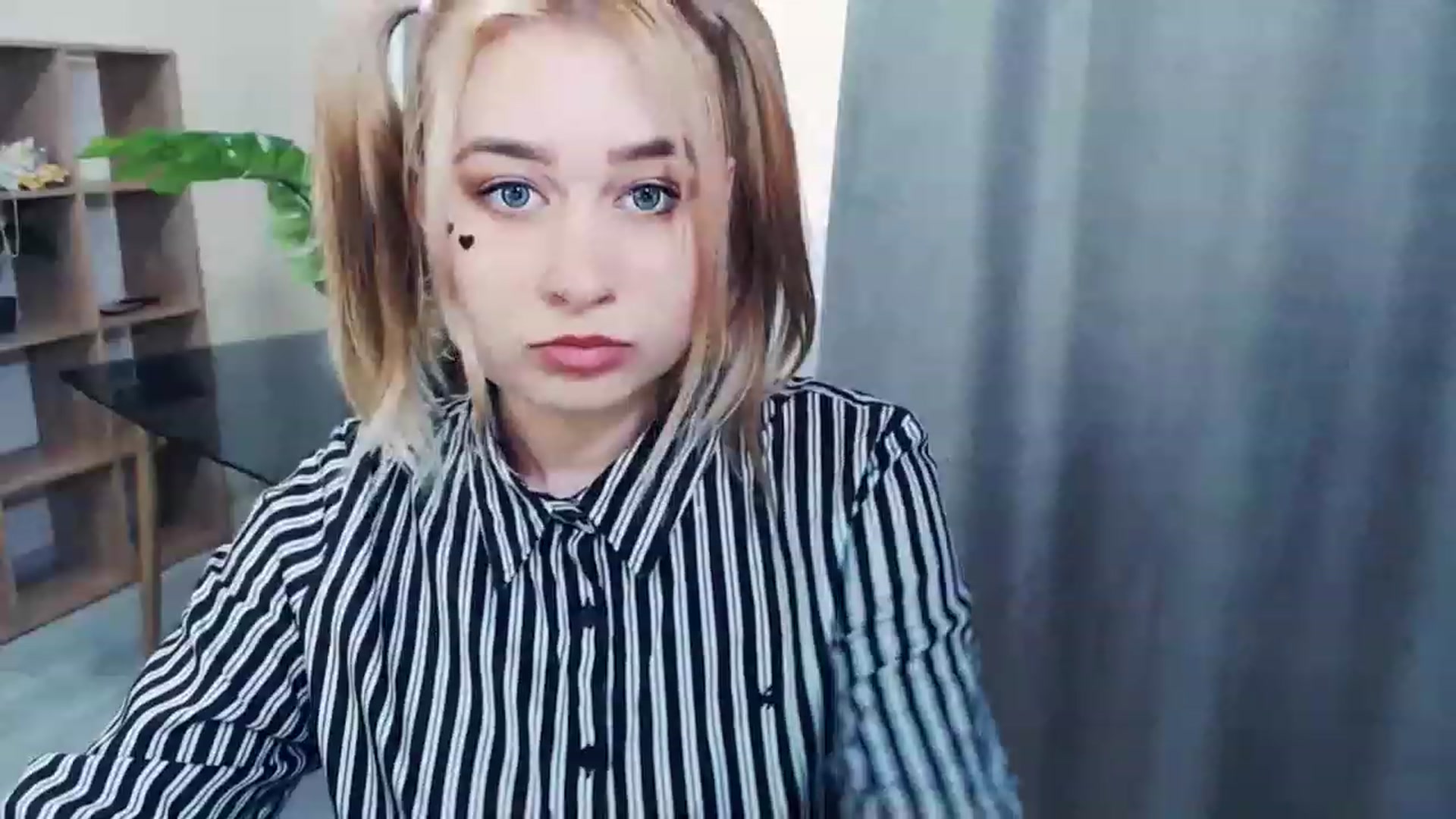 Gallery image thumbnail from Kukla_kolduna's myfreecams stream on, 02/20/2023, 14:04 image 15 of 20