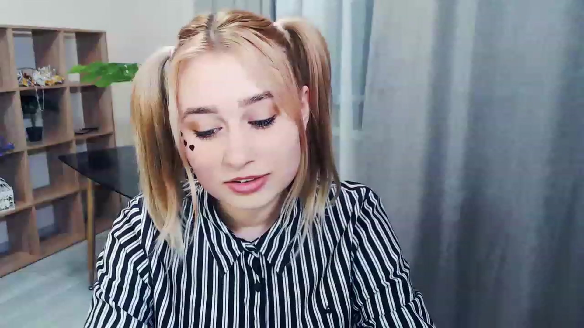 Gallery image thumbnail from Kukla_kolduna's myfreecams stream on, 02/20/2023, 16:38 image 13 of 20