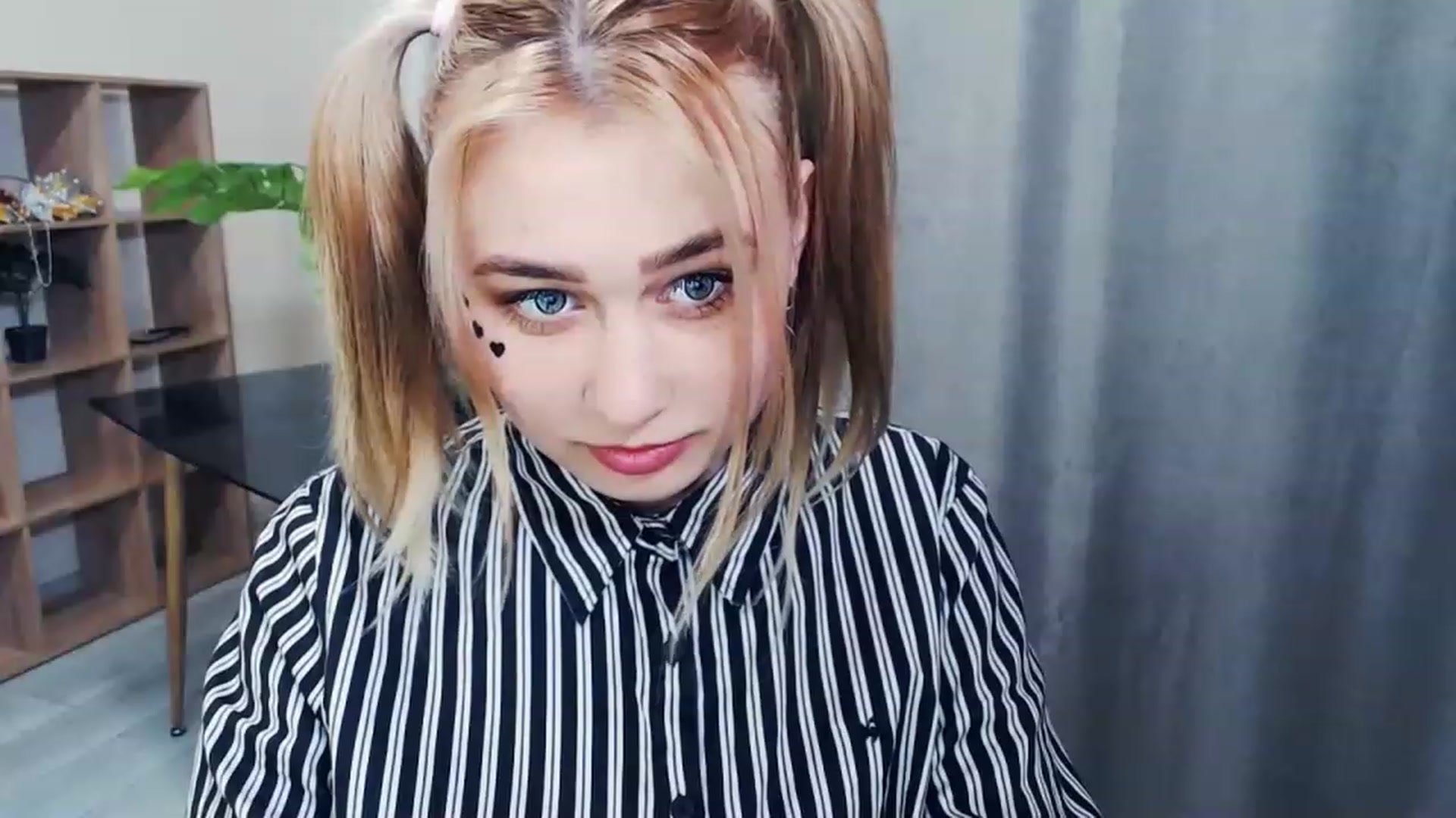 Gallery image thumbnail from Kukla_kolduna's myfreecams stream on, 02/20/2023, 16:38 image 3 of 20