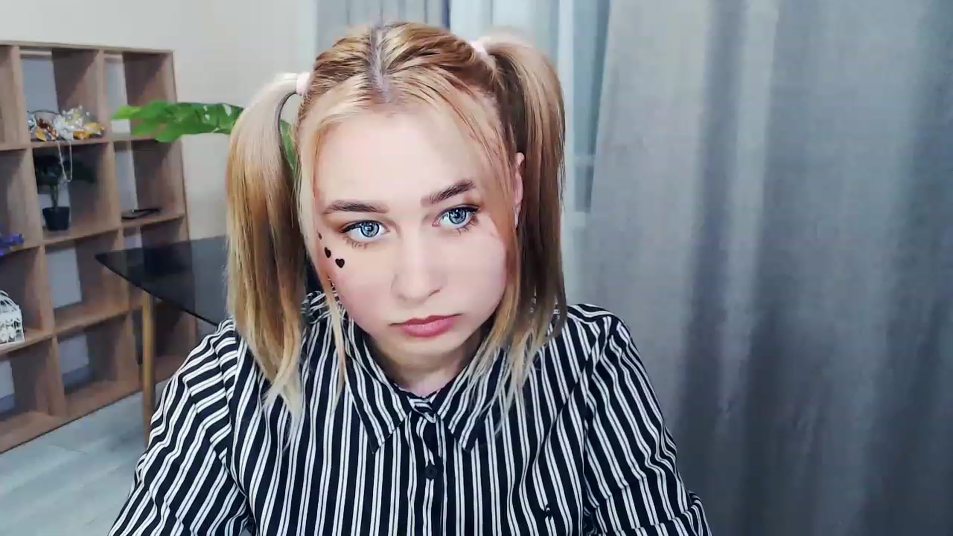 Gallery image thumbnail from Kukla_kolduna's myfreecams stream on, 02/20/2023, 16:38 image 14 of 20