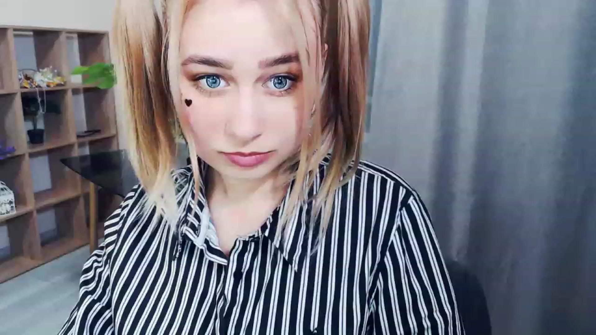 Gallery image thumbnail from Kukla_kolduna's myfreecams stream on, 02/20/2023, 16:38 image 18 of 20