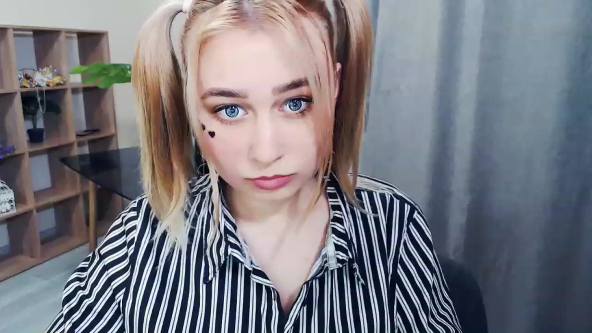 Gallery image thumbnail from Kukla_kolduna's myfreecams stream on, 02/20/2023, 16:38 image 20 of 20
