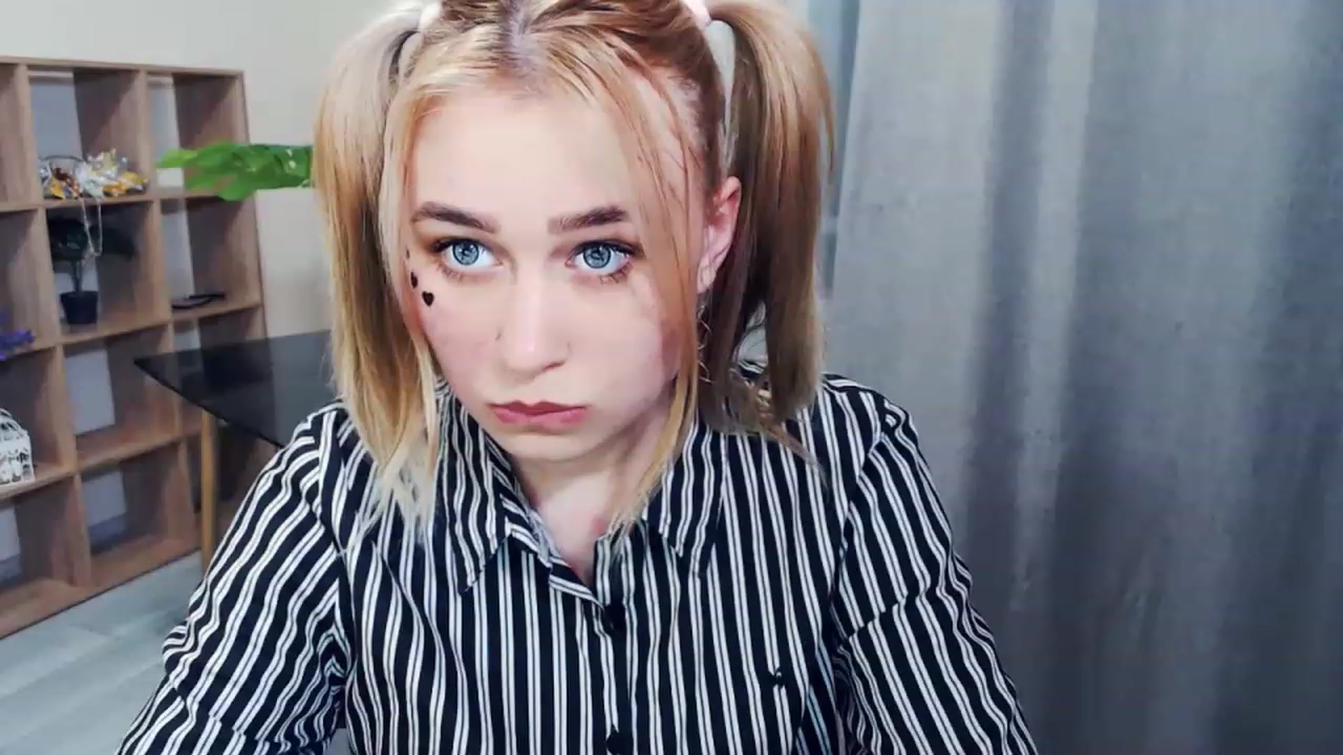 Gallery image thumbnail from Kukla_kolduna's myfreecams stream on, 02/20/2023, 16:38 image 17 of 20