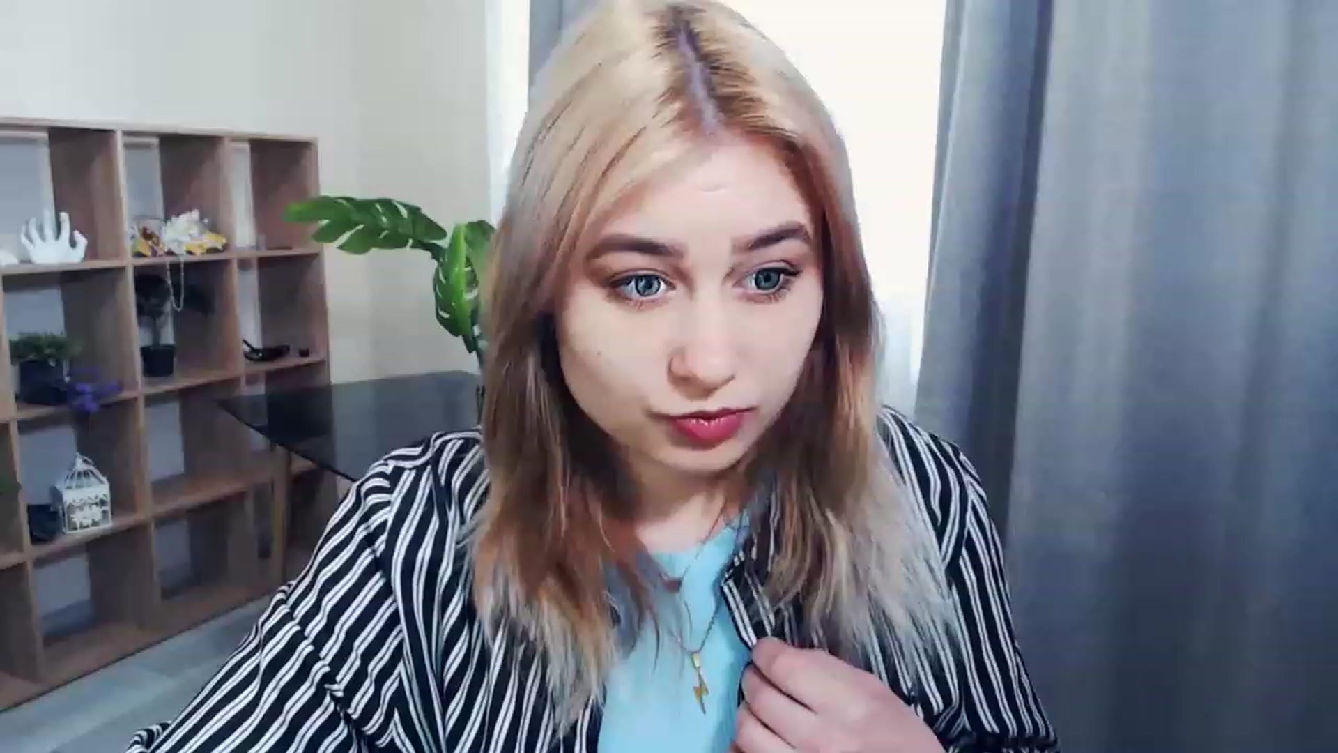 Gallery image thumbnail from Kukla_kolduna's myfreecams stream on, 02/22/2023, 13:05 image 3 of 20