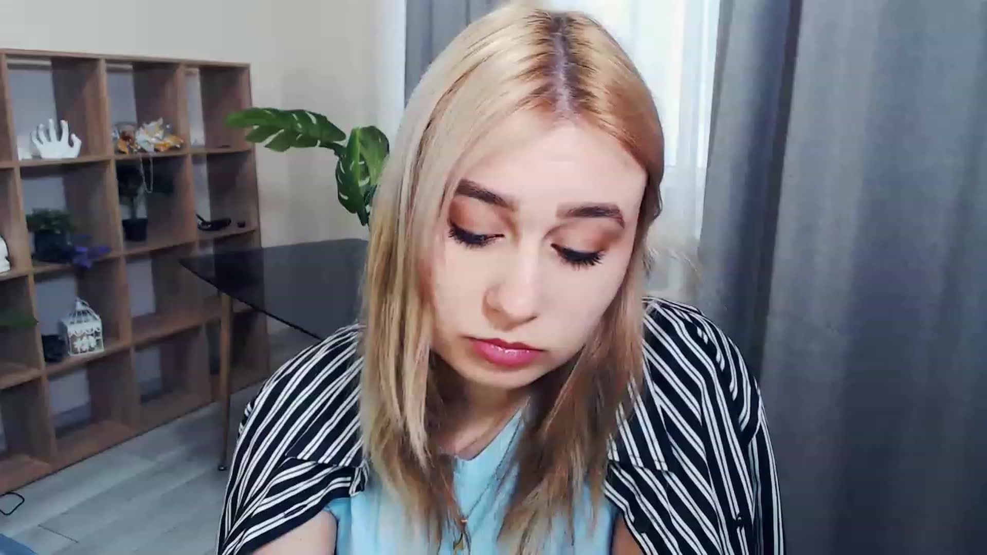 Gallery image thumbnail from Kukla_kolduna's myfreecams stream on, 02/22/2023, 14:36 image 8 of 20