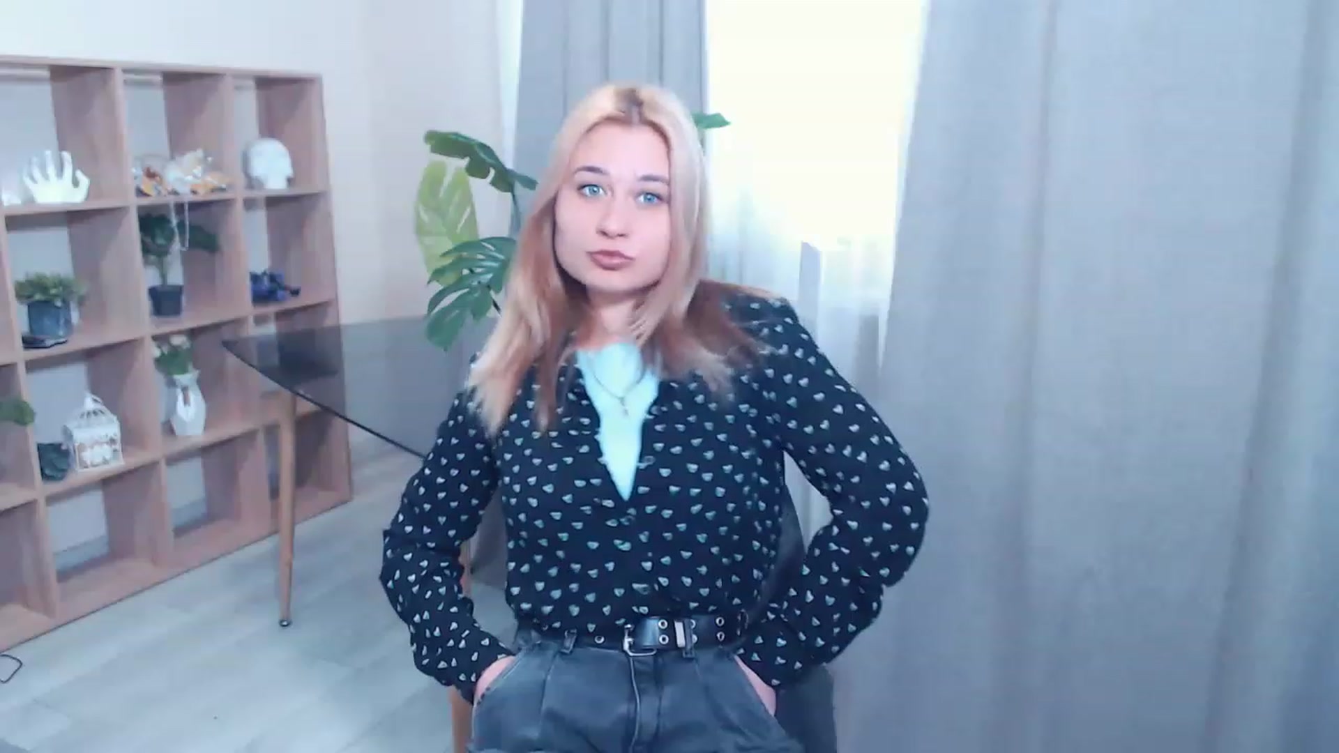 Gallery image thumbnail from Kukla_kolduna's myfreecams stream on, 02/25/2023, 14:53 image 4 of 20