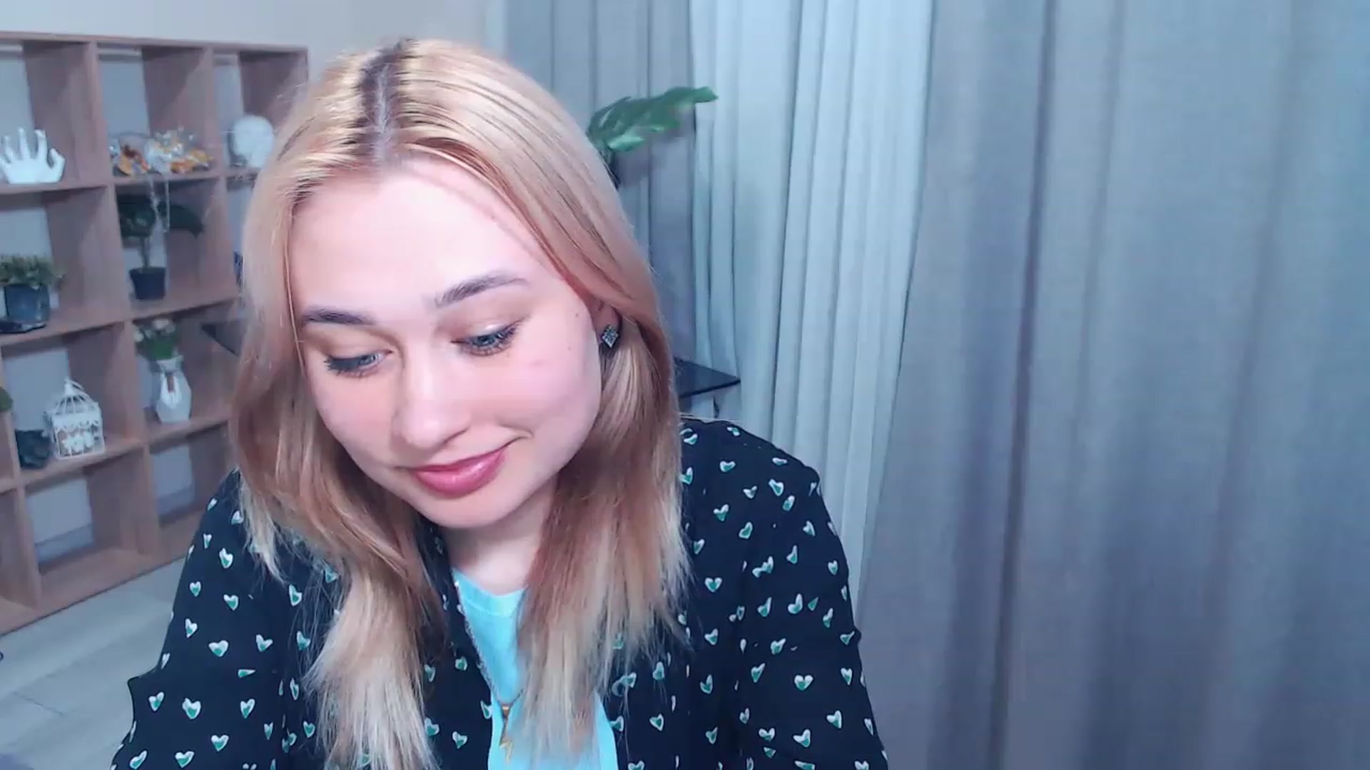 Gallery image thumbnail from Kukla_kolduna's myfreecams stream on, 02/25/2023, 16:25 image 16 of 20