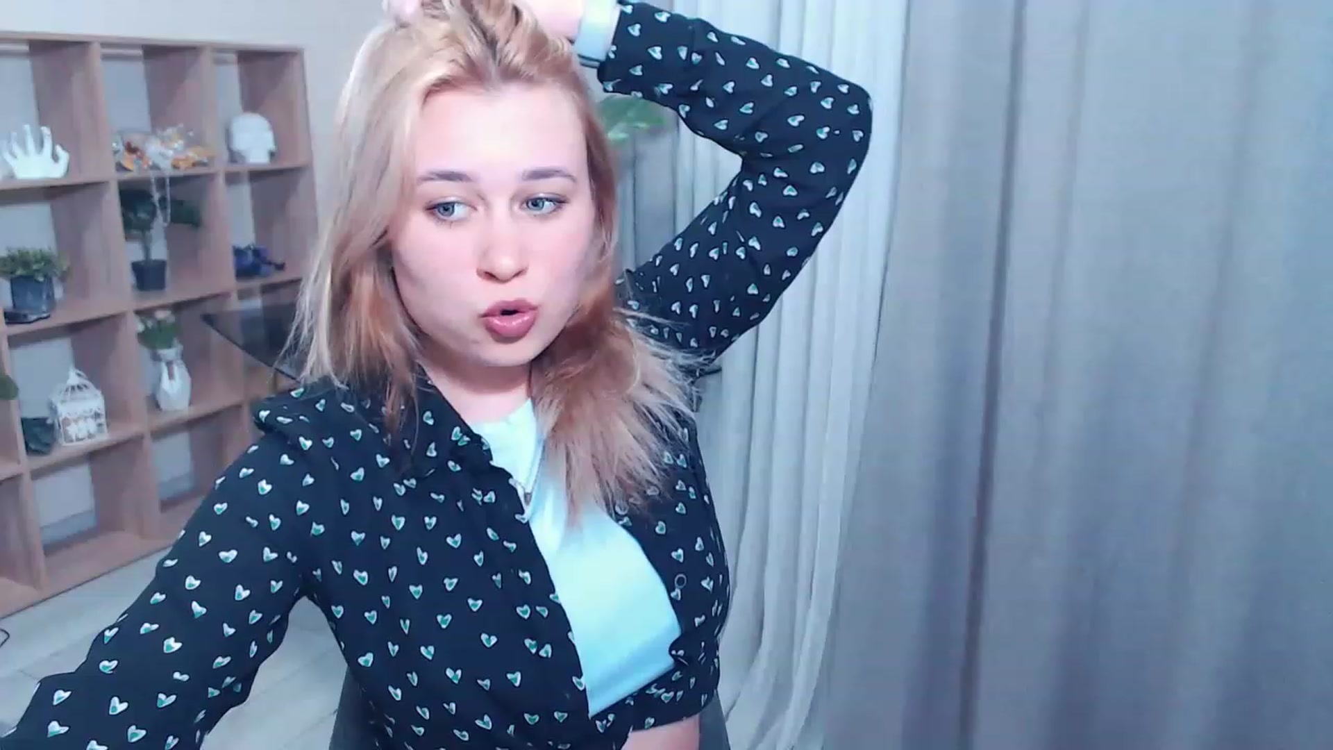 Gallery image thumbnail from Kukla_kolduna's myfreecams stream on, 02/25/2023, 16:25 image 6 of 20