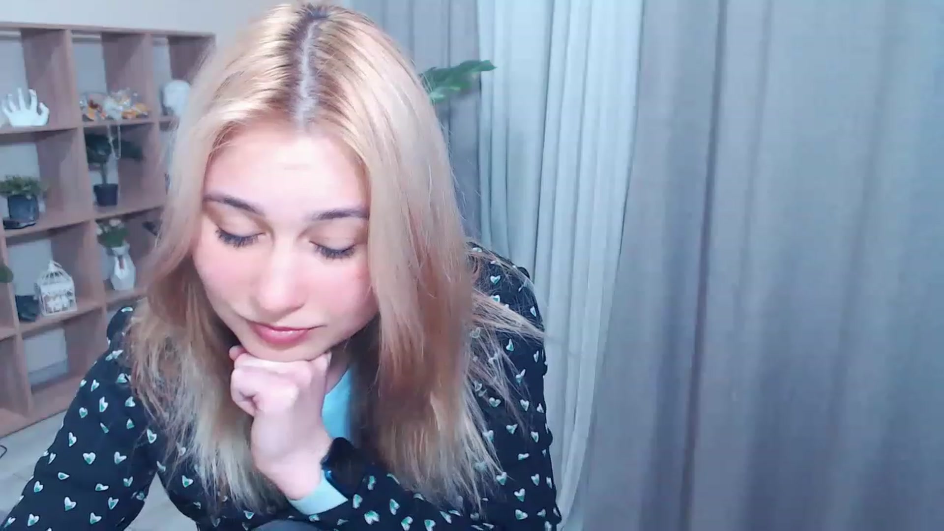 Gallery image thumbnail from Kukla_kolduna's myfreecams stream on, 02/25/2023, 16:25 image 8 of 20