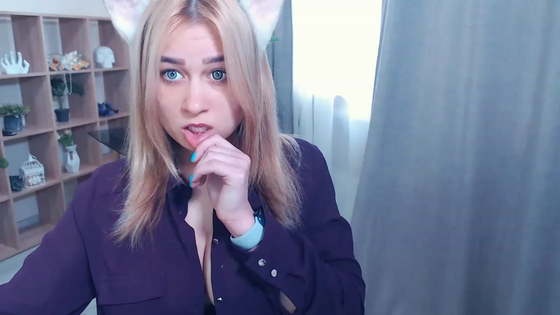 Gallery image thumbnail from Kukla_kolduna's myfreecams stream on, 02/26/2023, 13:17 image 7 of 20