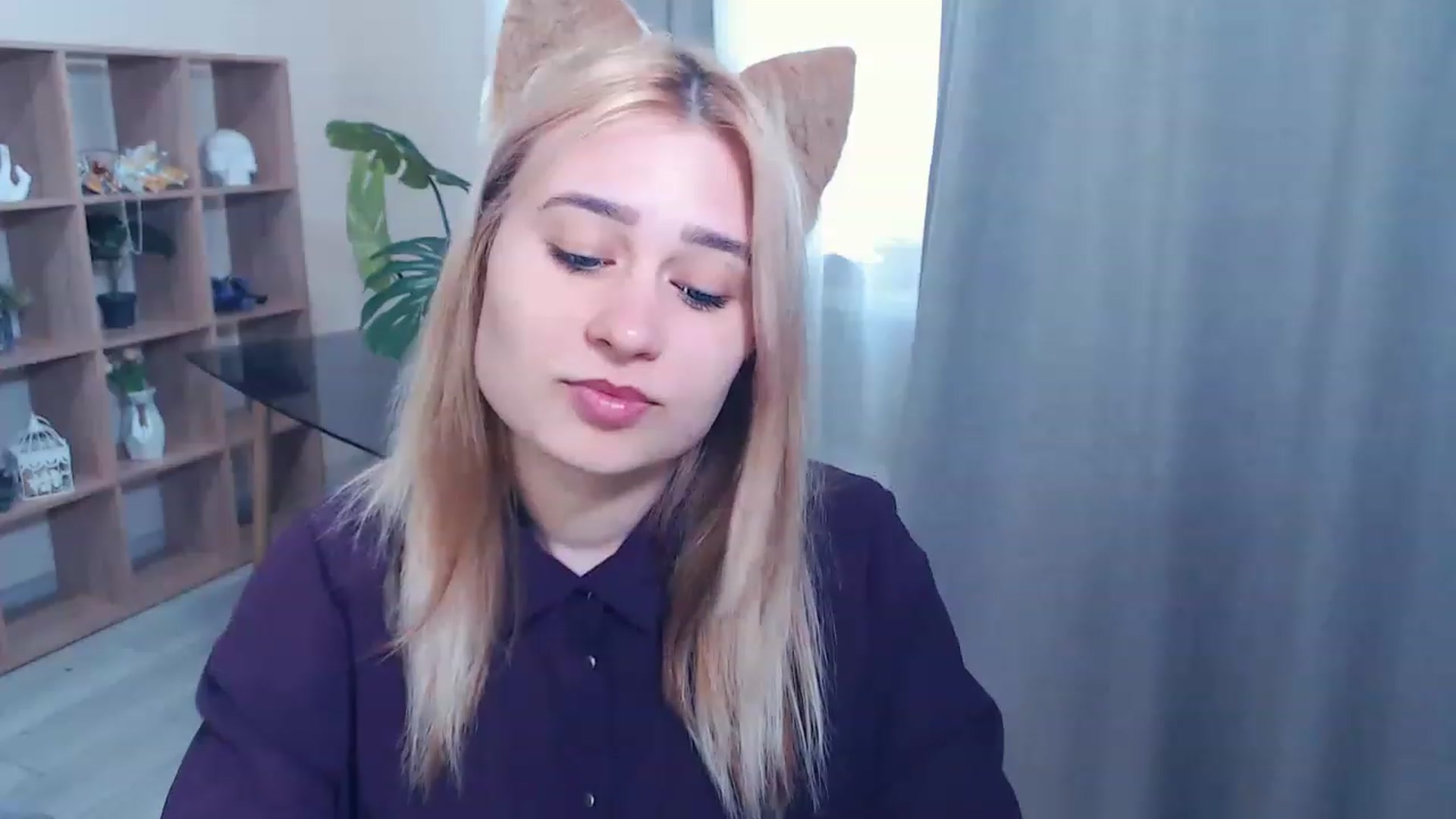 Gallery image thumbnail from Kukla_kolduna's myfreecams stream on, 02/26/2023, 14:51 image 6 of 20