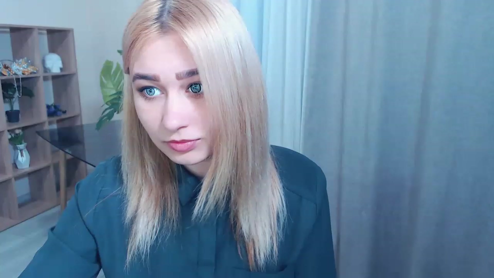 Gallery image thumbnail from Kukla_kolduna's myfreecams stream on, 02/27/2023, 15:43 image 15 of 20