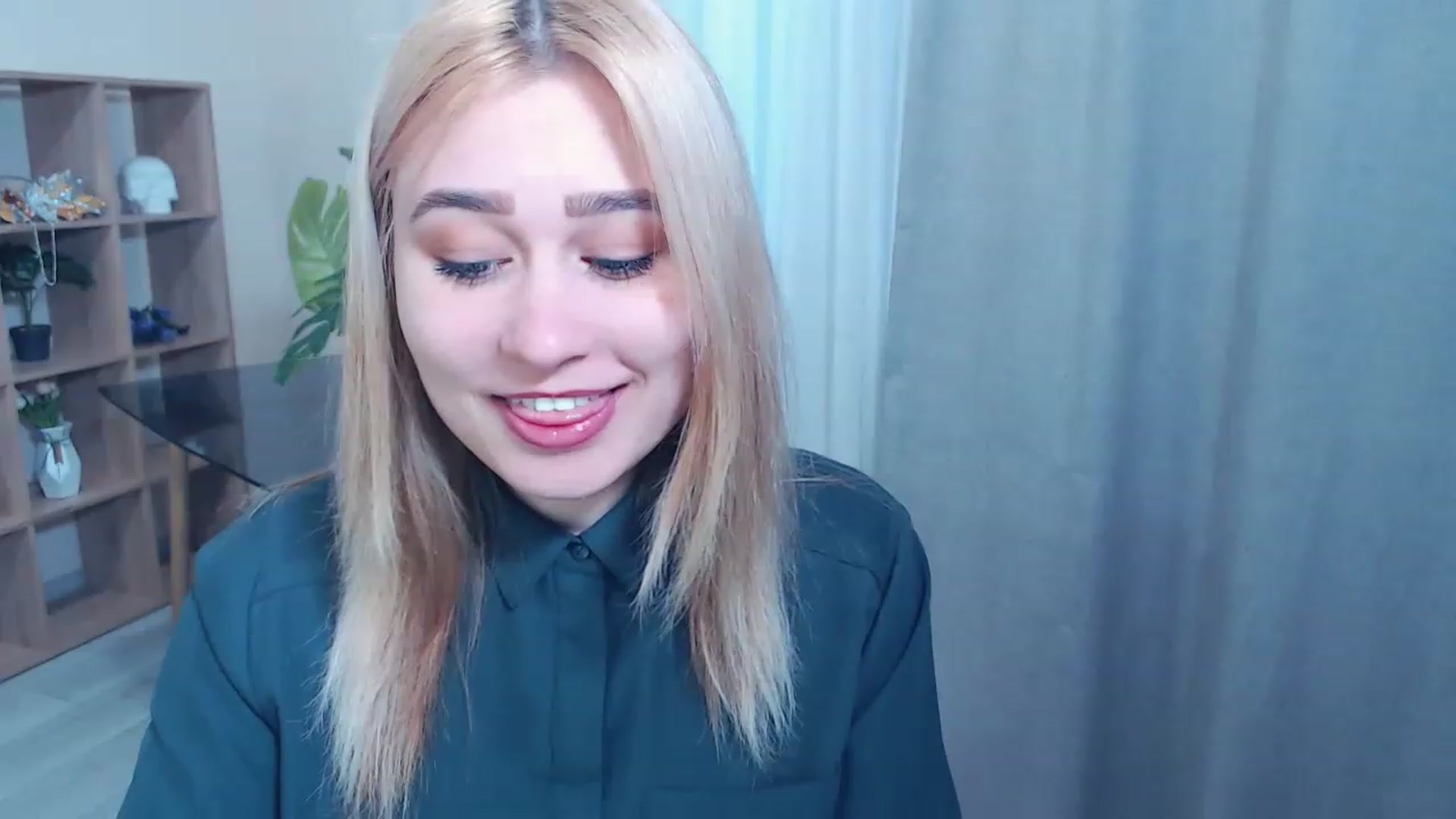 Gallery image thumbnail from Kukla_kolduna's myfreecams stream on, 02/27/2023, 15:43 image 8 of 20