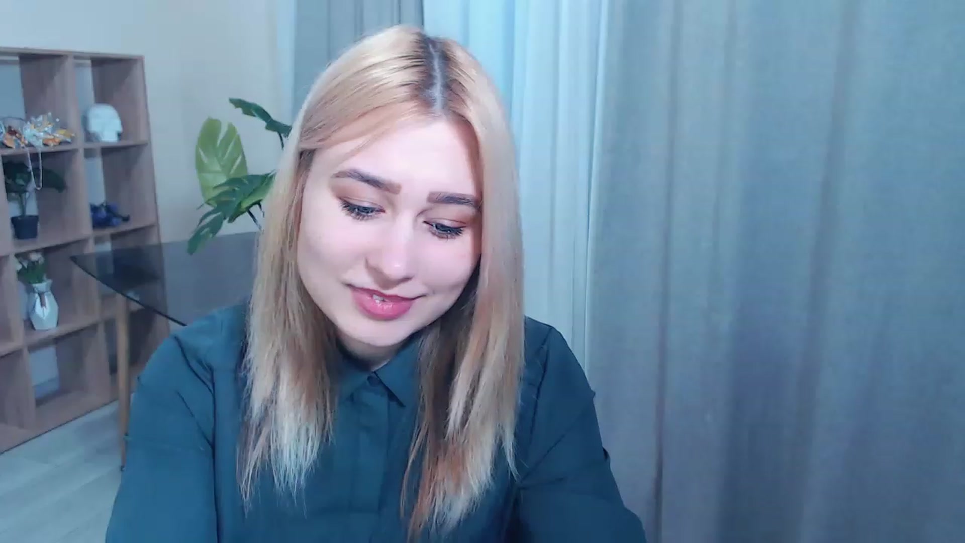 Gallery image thumbnail from Kukla_kolduna's myfreecams stream on, 02/27/2023, 15:43 image 14 of 20