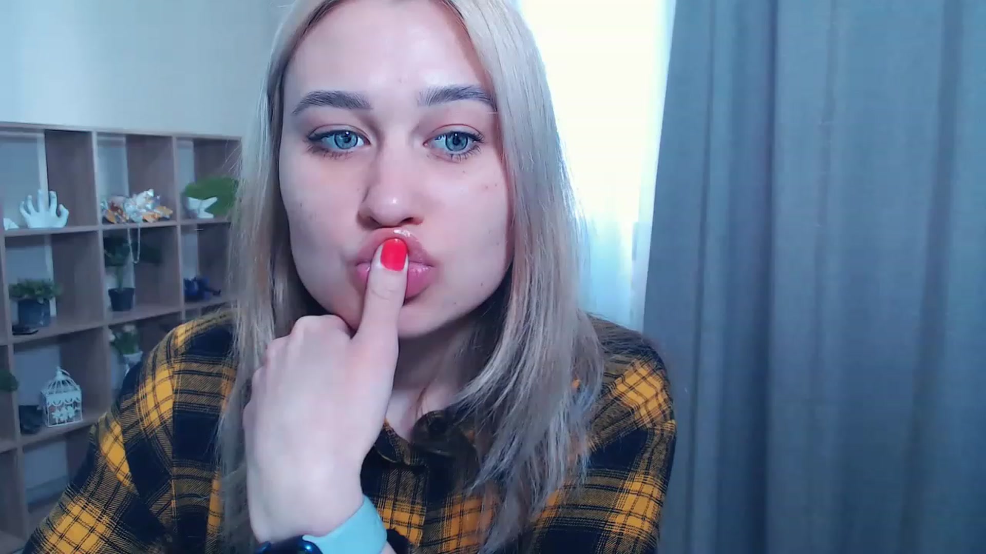 Gallery image thumbnail from Kukla_kolduna's myfreecams stream on, 03/02/2023, 12:00 image 20 of 20