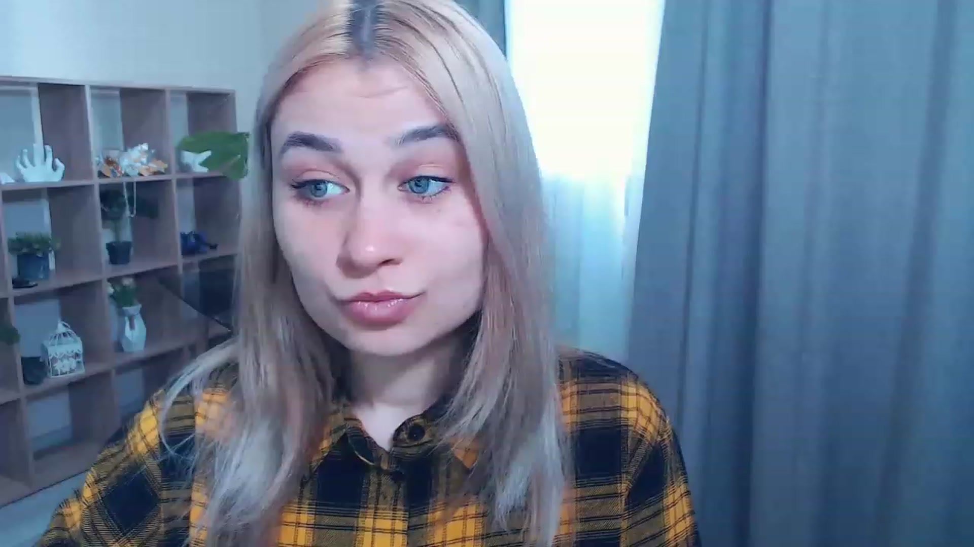 Gallery image thumbnail from Kukla_kolduna's myfreecams stream on, 03/02/2023, 12:00 image 8 of 20