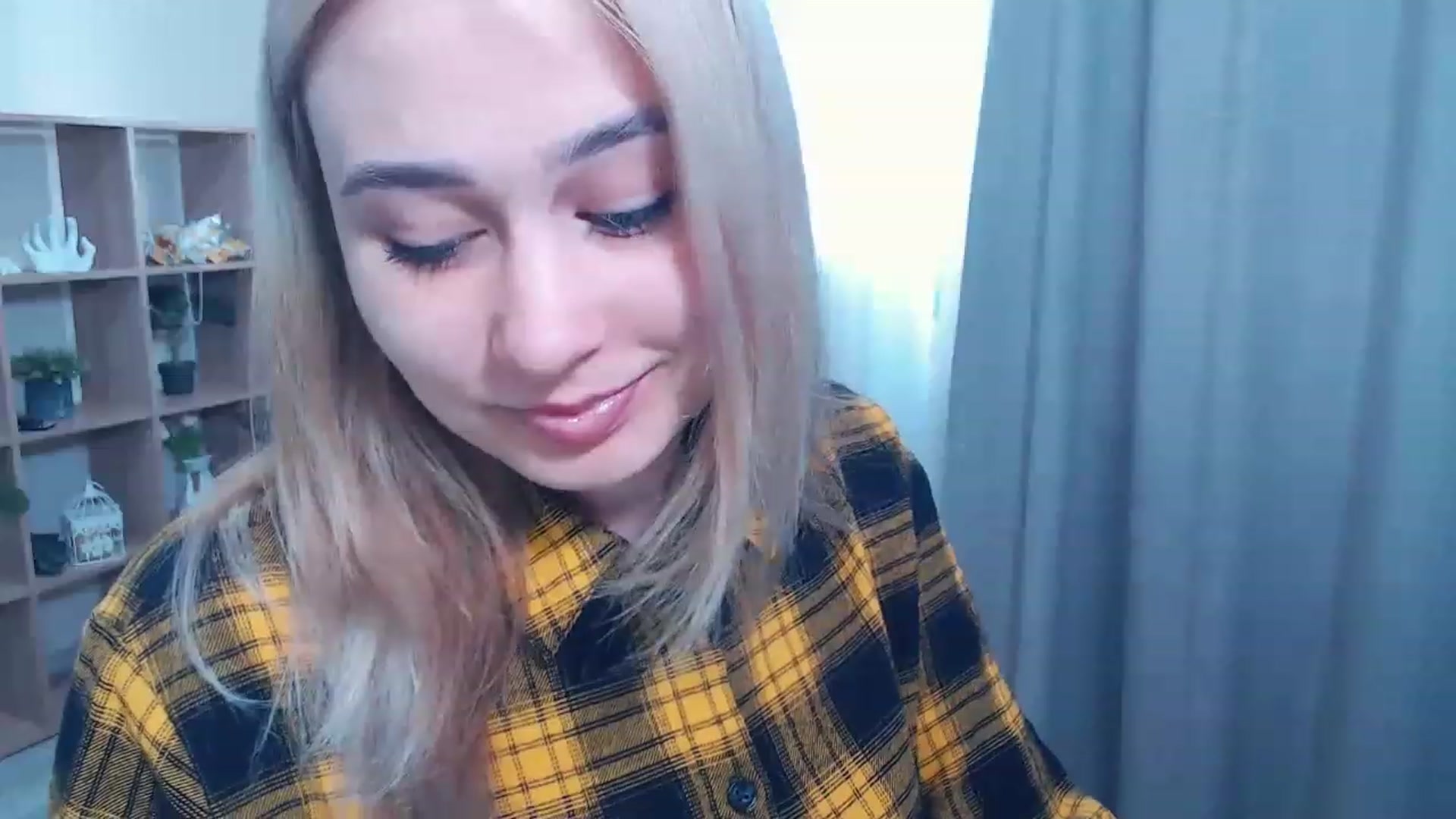 Gallery image thumbnail from Kukla_kolduna's myfreecams stream on, 03/02/2023, 12:00 image 9 of 20