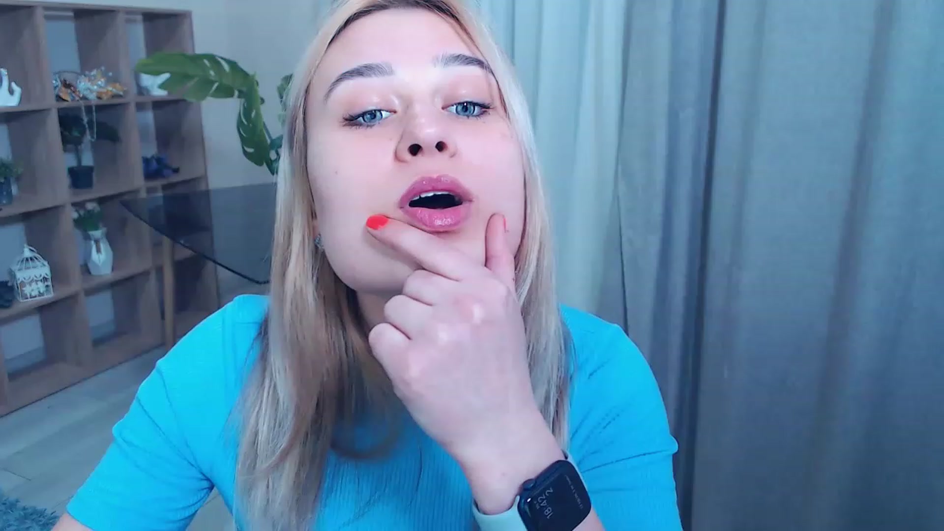 Gallery image thumbnail from Kukla_kolduna's myfreecams stream on, 03/02/2023, 16:48 image 13 of 20
