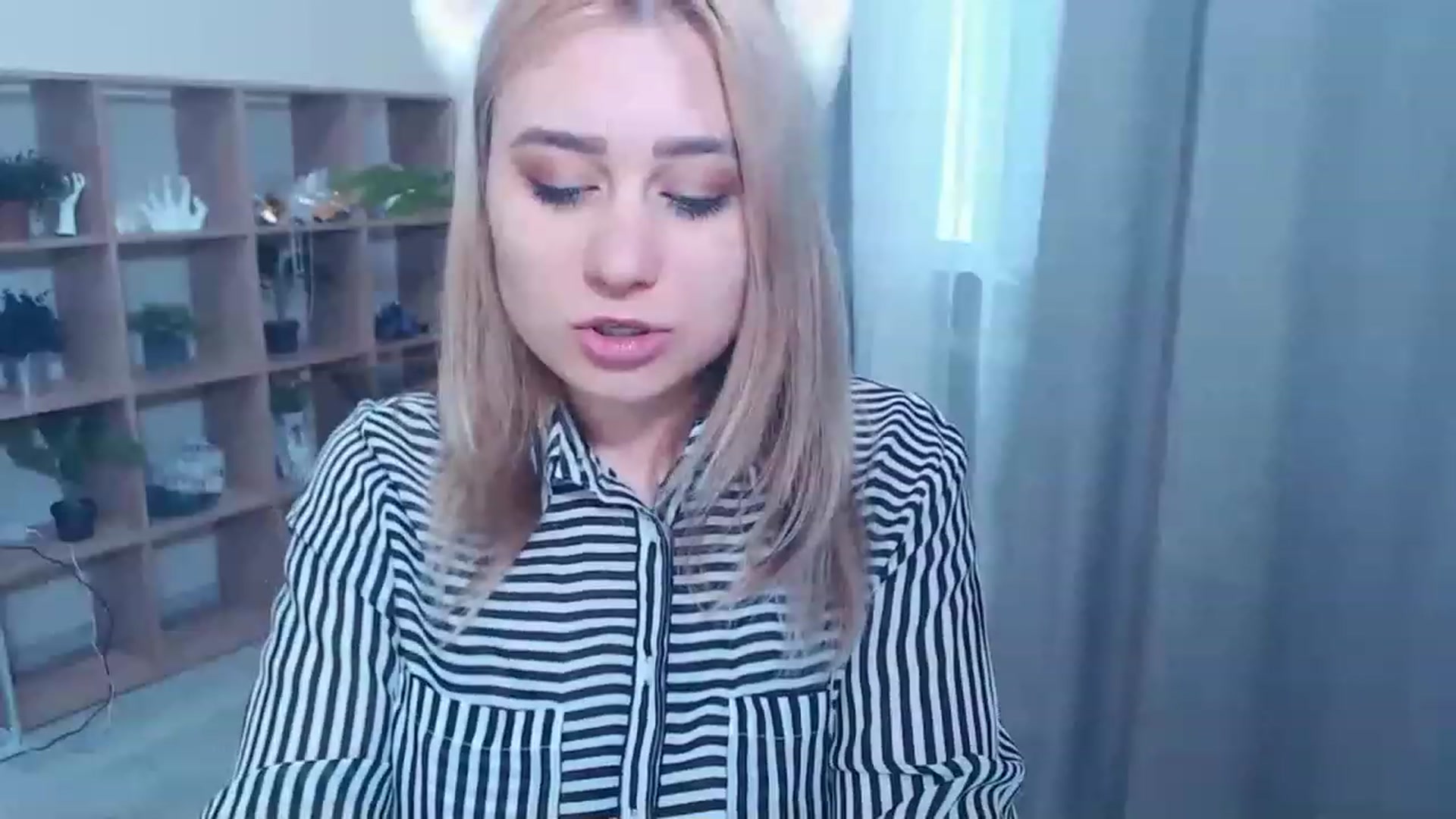 Gallery image thumbnail from Kukla_kolduna's myfreecams stream on, 03/05/2023, 14:59 image 17 of 20