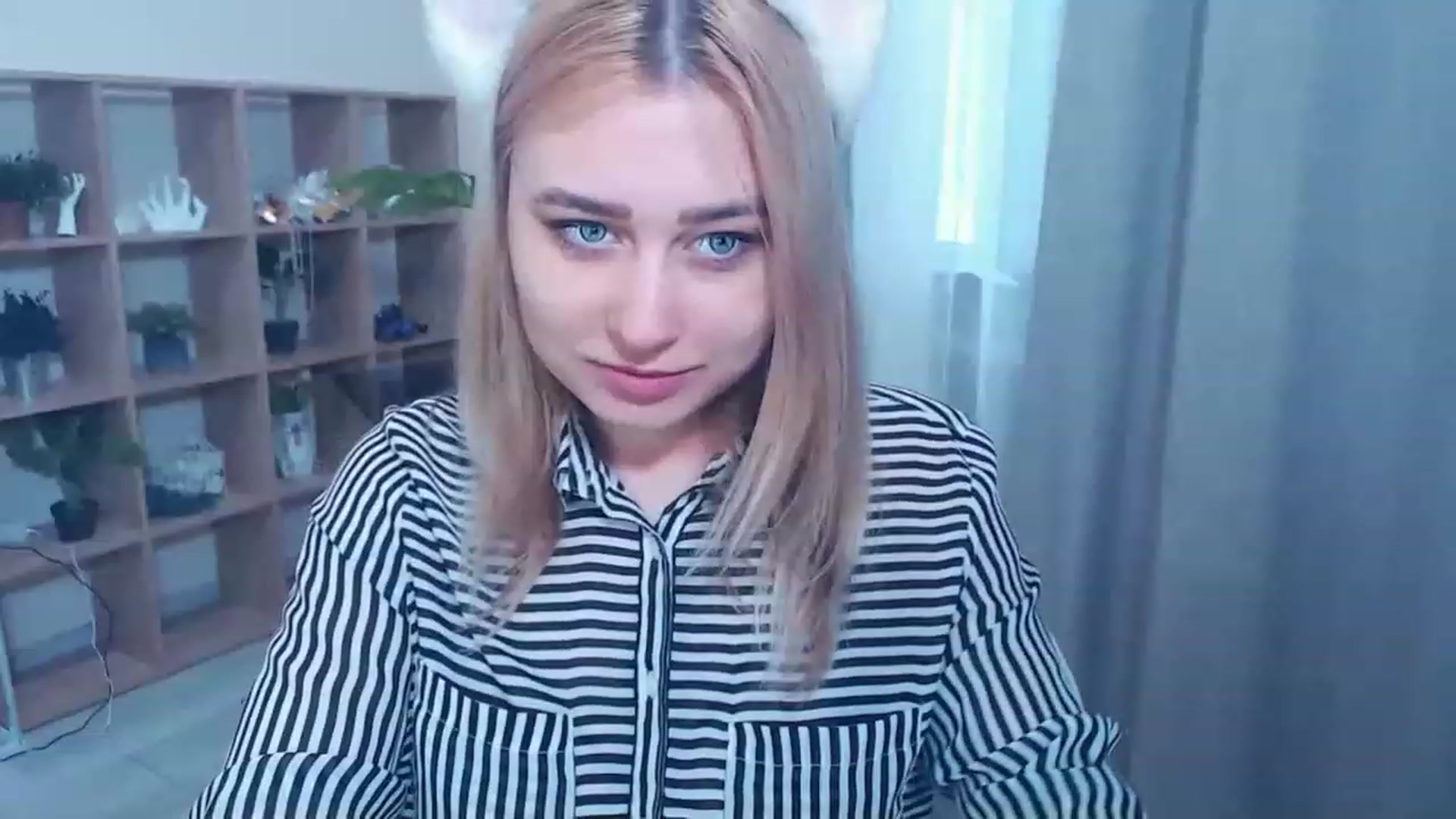 Gallery image thumbnail from Kukla_kolduna's myfreecams stream on, 03/05/2023, 14:59 image 15 of 20