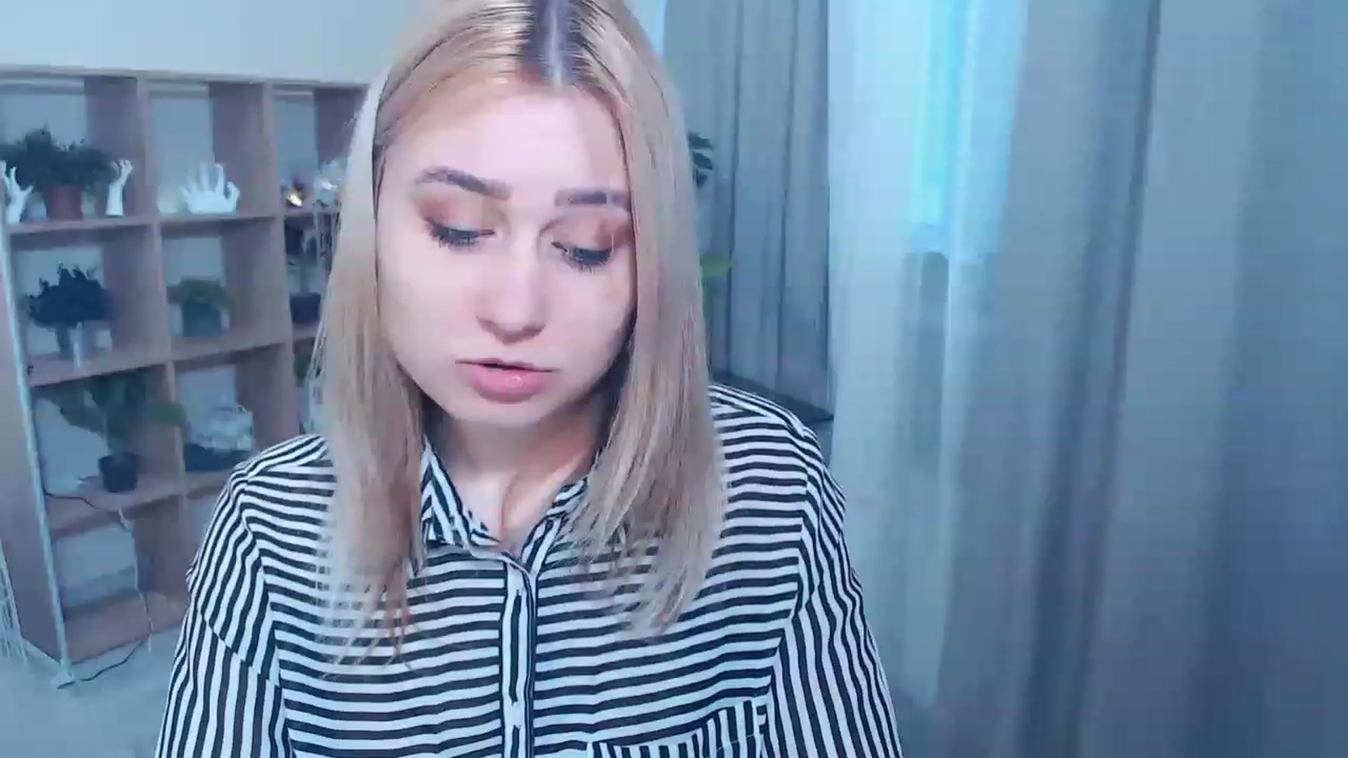 Gallery image thumbnail from Kukla_kolduna's myfreecams stream on, 03/05/2023, 15:25 image 14 of 20