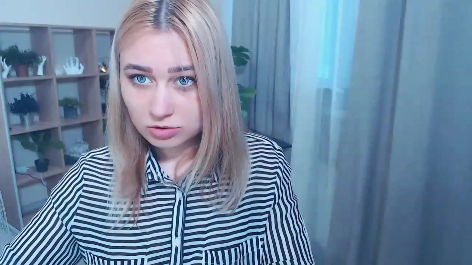 Gallery image thumbnail from Kukla_kolduna's myfreecams stream on, 03/05/2023, 15:25 image 16 of 20