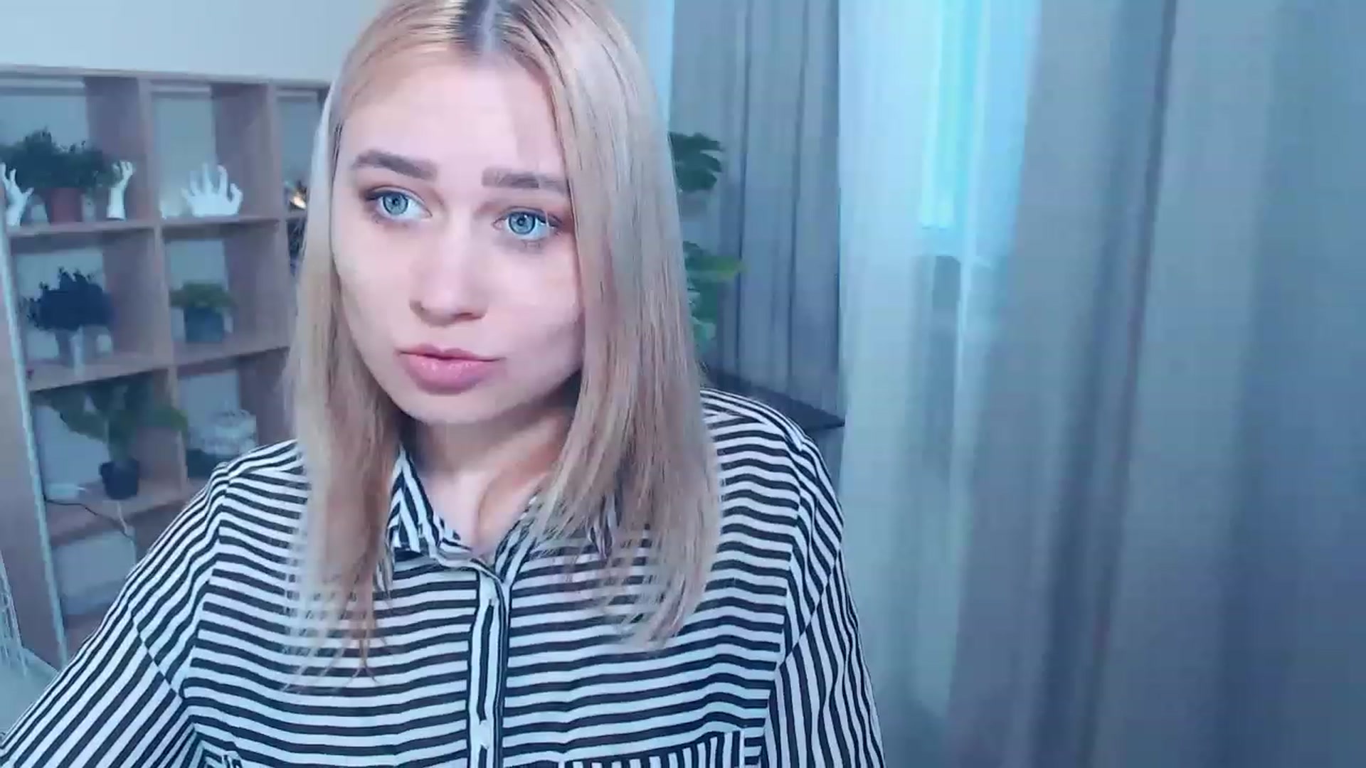 Gallery image thumbnail from Kukla_kolduna's myfreecams stream on, 03/05/2023, 15:25 image 10 of 20