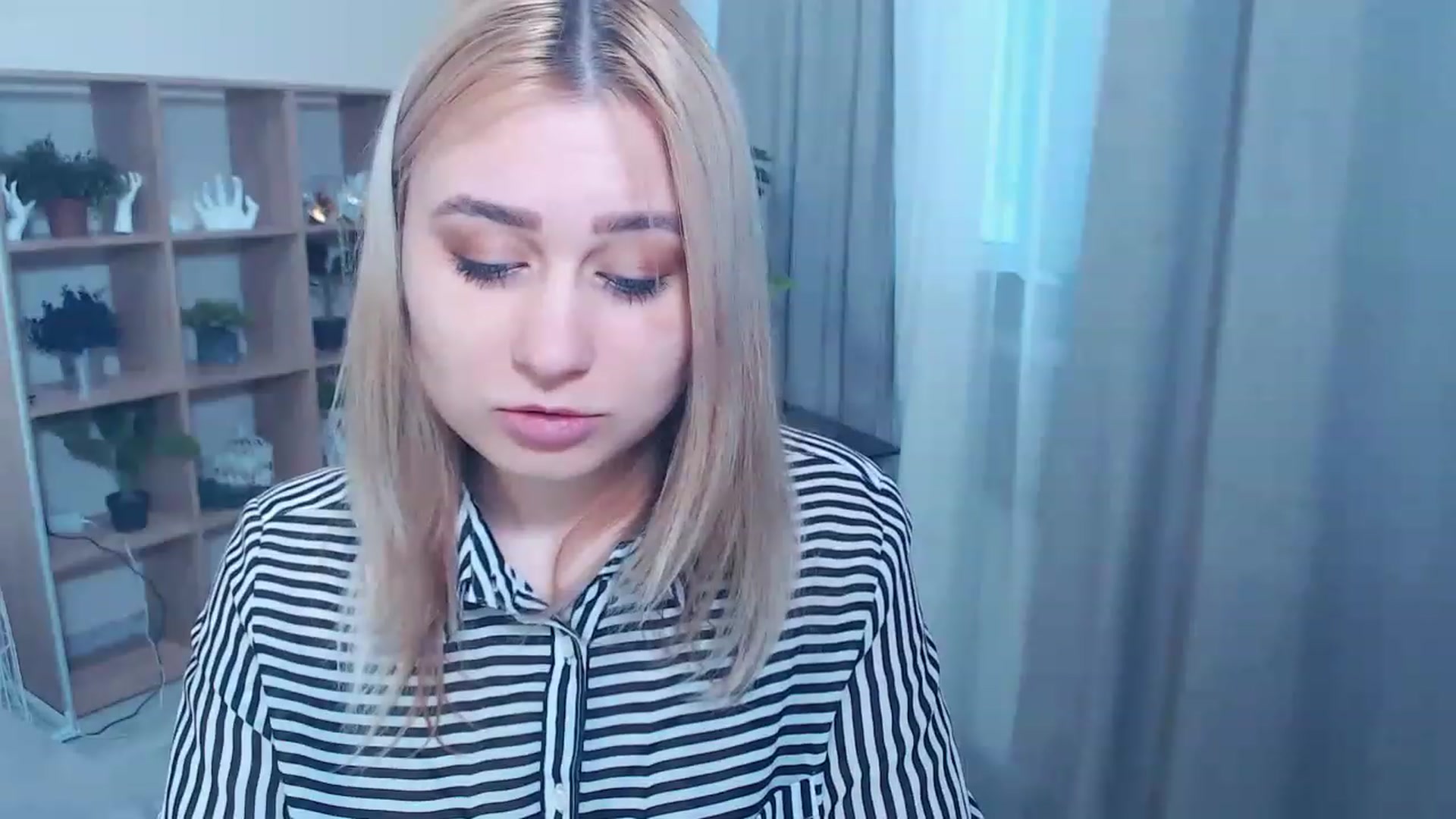 Gallery image thumbnail from Kukla_kolduna's myfreecams stream on, 03/05/2023, 15:25 image 7 of 20