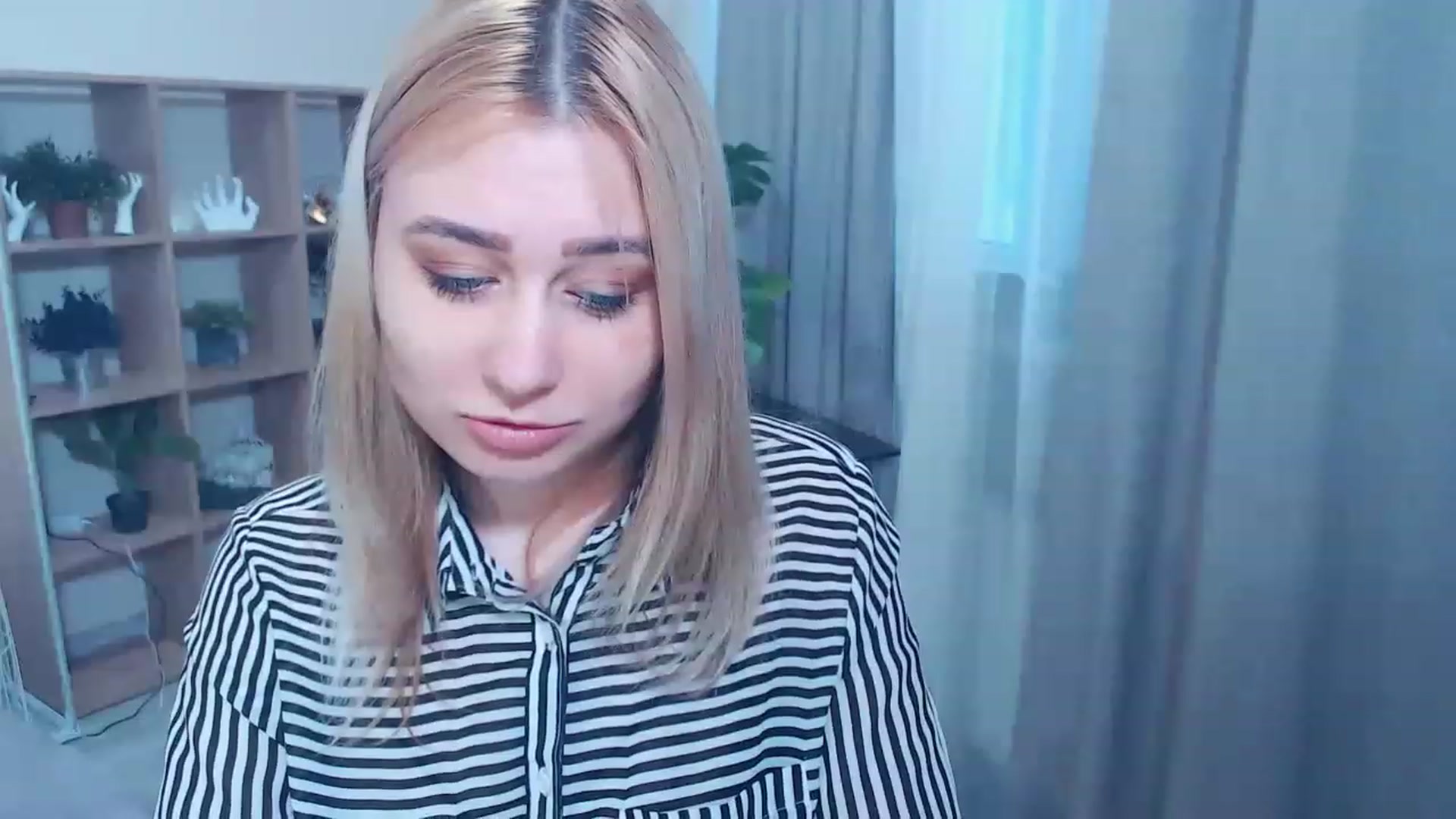 Gallery image thumbnail from Kukla_kolduna's myfreecams stream on, 03/05/2023, 15:25 image 12 of 20