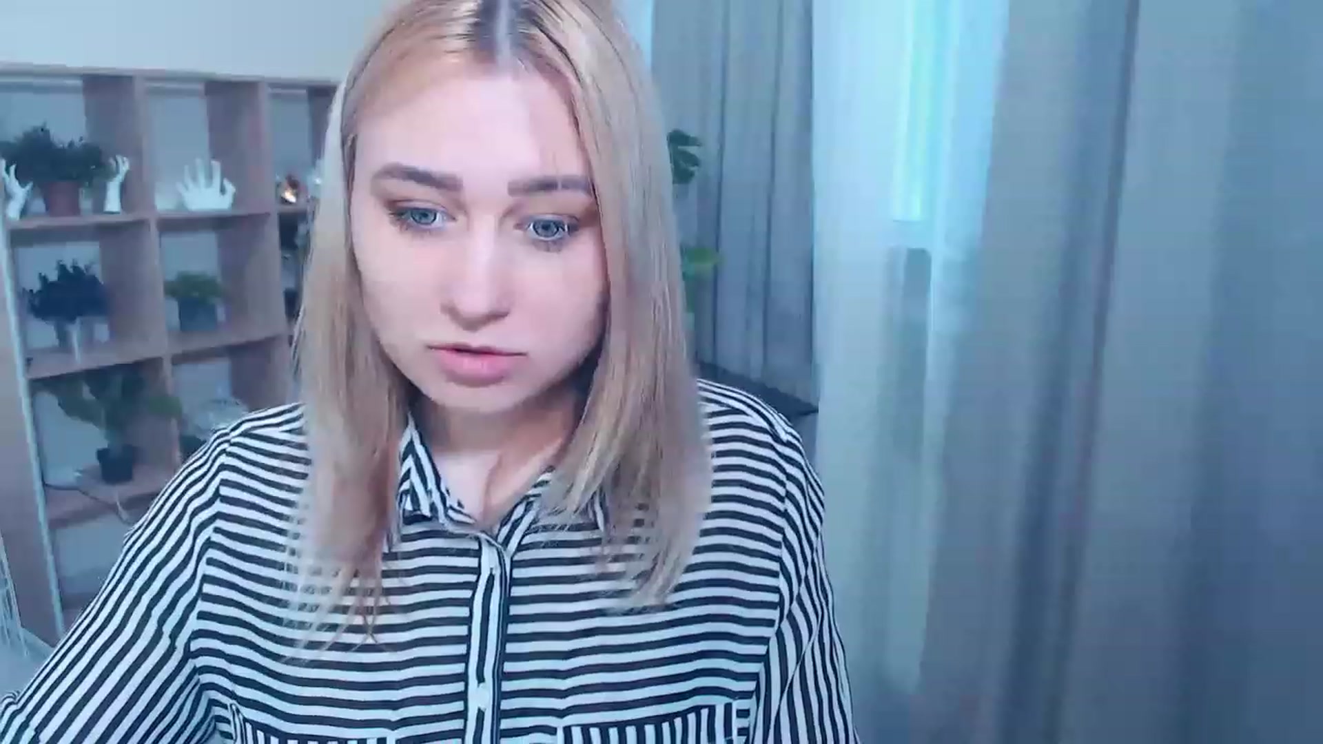 Gallery image thumbnail from Kukla_kolduna's myfreecams stream on, 03/05/2023, 15:25 image 4 of 20